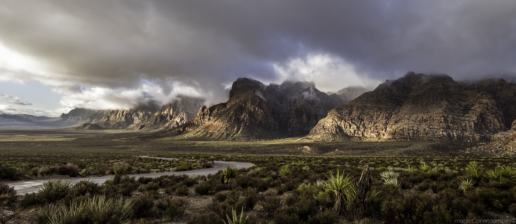 Fujifilm X-T1 + Fujifilm XF 14mm F2.8 R sample photo. Red rock photography