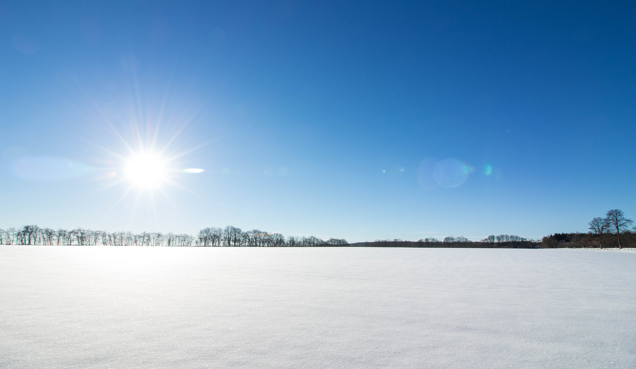 Canon EOS 650D (EOS Rebel T4i / EOS Kiss X6i) sample photo. Blue sky, sun and snow photography