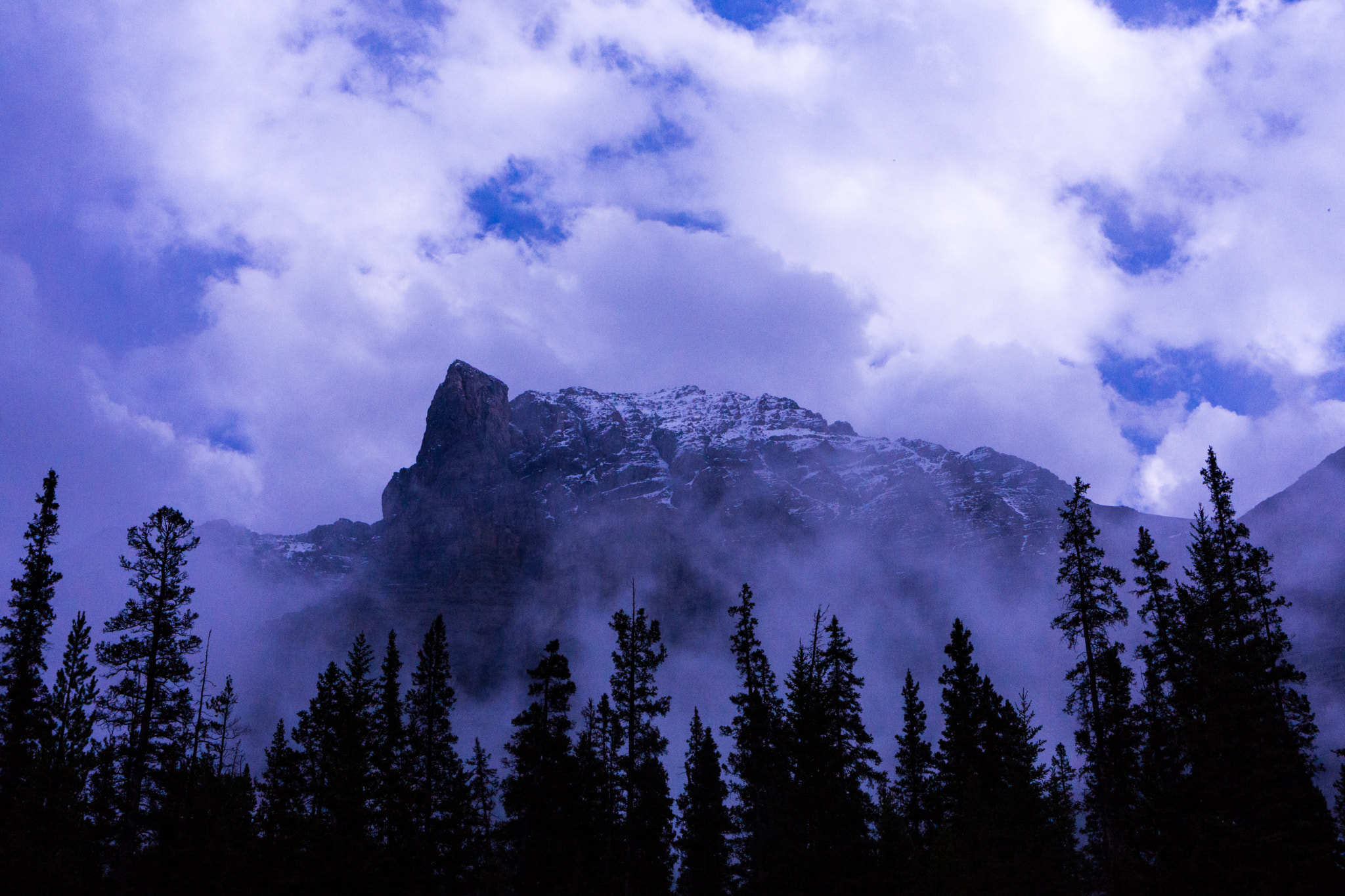 Sony Alpha NEX-7 + Sony E 18-55mm F3.5-5.6 OSS sample photo. Mountain & foggy photography