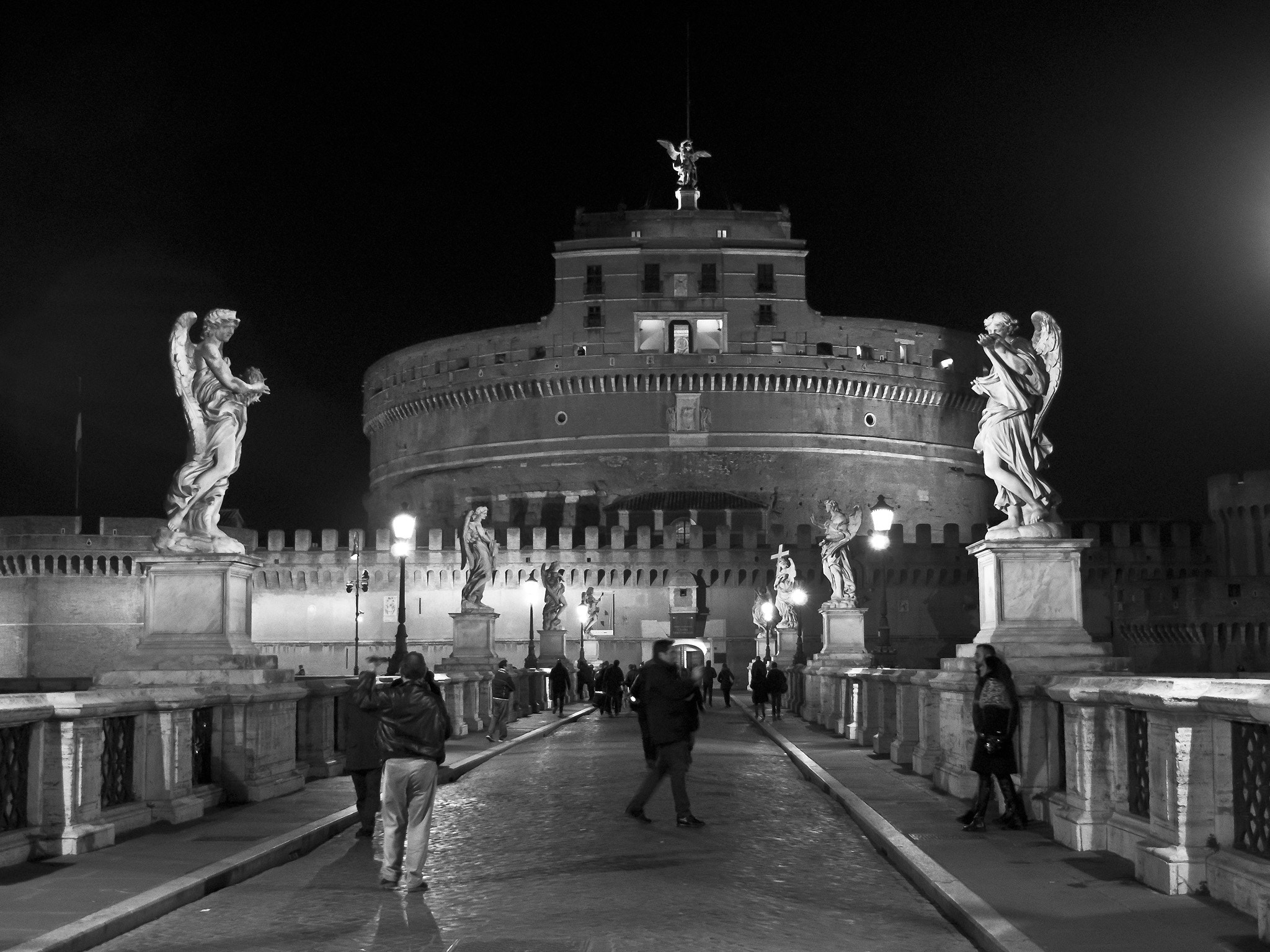 OLYMPUS M.14-150mm F4.0-5.6 II sample photo. Roman night - bridge and castel sant'angelo photography