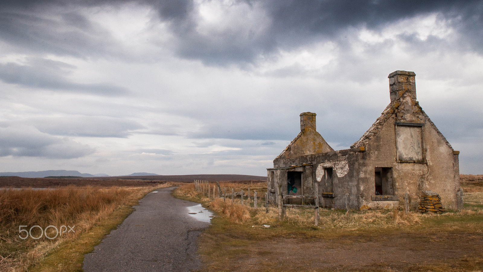 Nikon D90 + Nikon AF-S DX Nikkor 17-55mm F2.8G ED-IF sample photo. The ruined moine house in remote #highlands photography