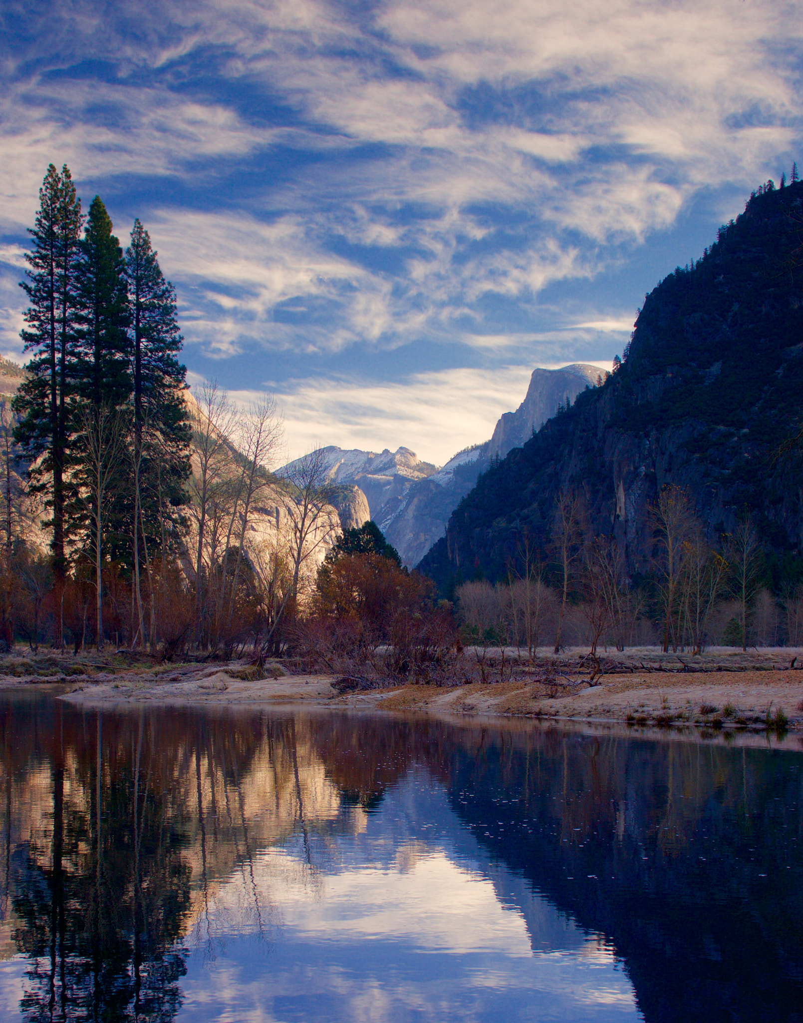 Sony Sonnar T* E 24mm F1.8 ZA sample photo. Half dome between clouds photography