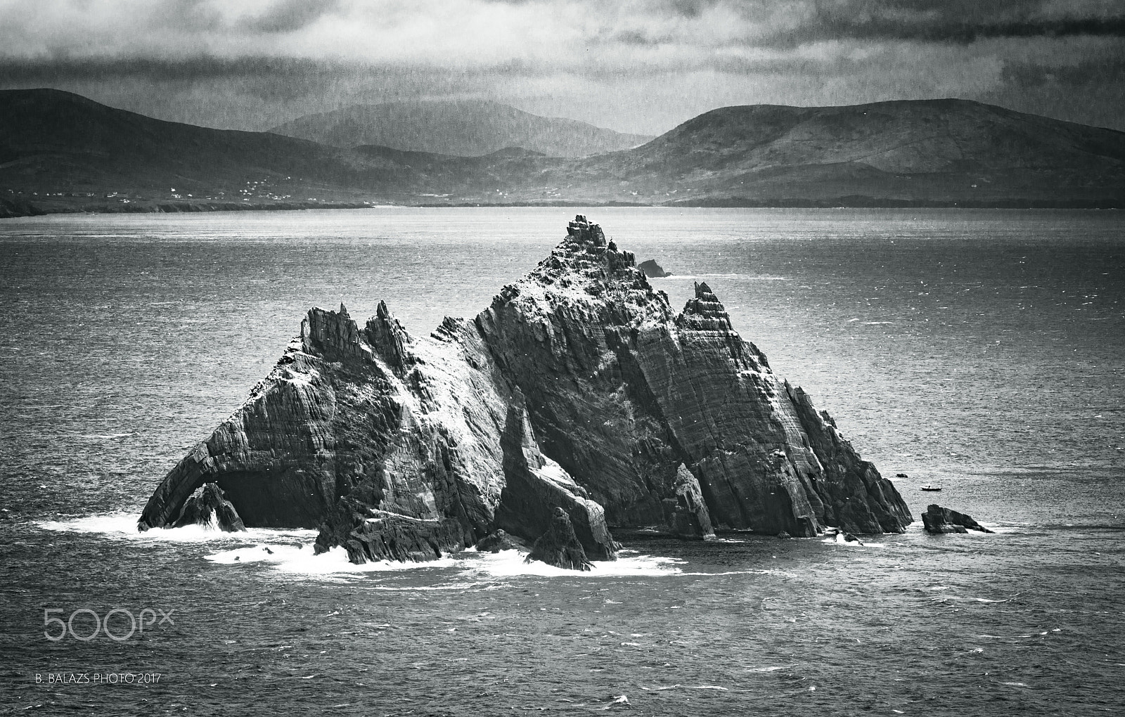 Nikon AF-S Nikkor 70-200mm F2.8G ED VR II sample photo. Little skellig in the rain photography