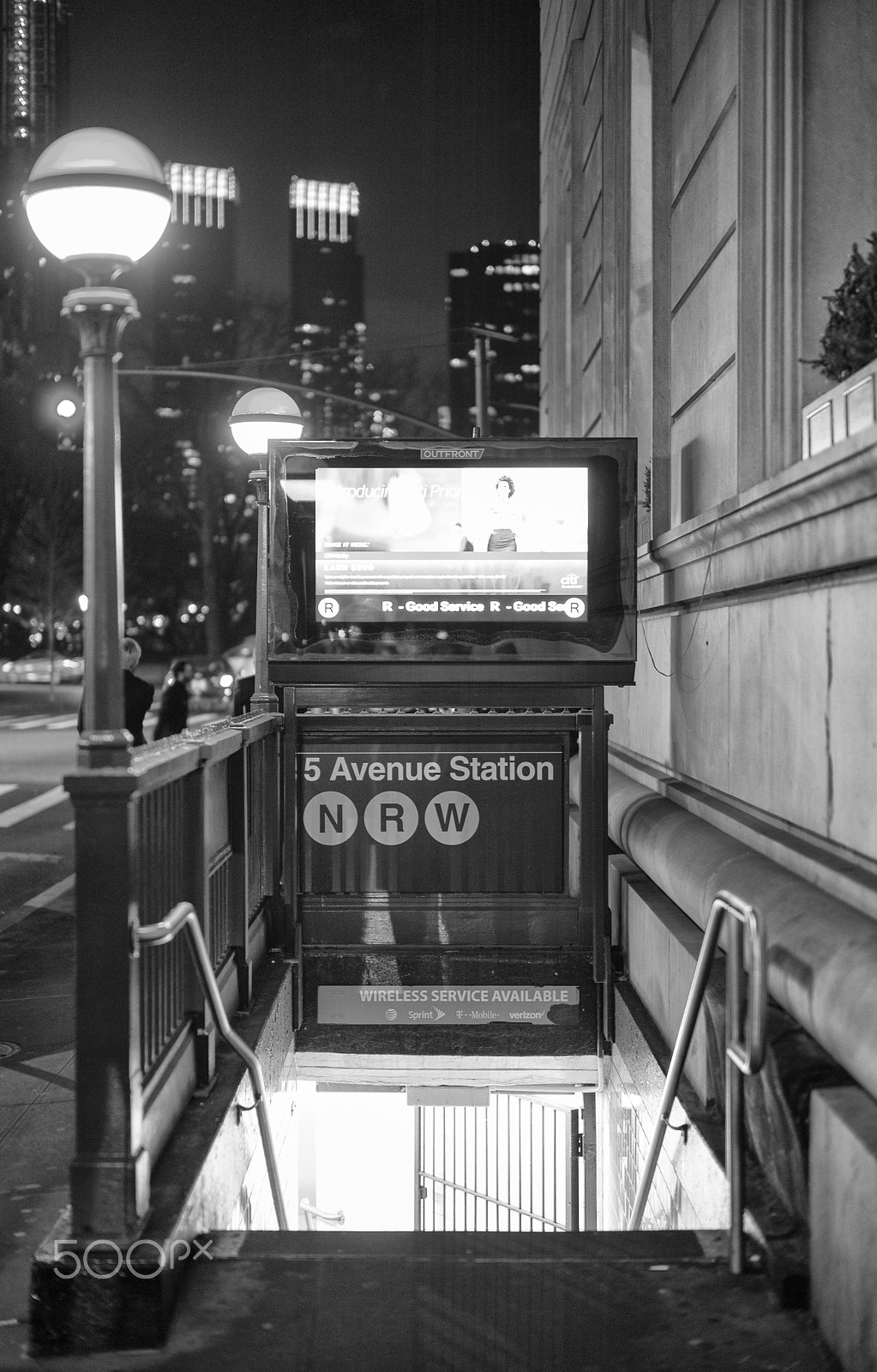 Leica Summilux-M 50mm F1.4 ASPH sample photo. Subway entrance photography