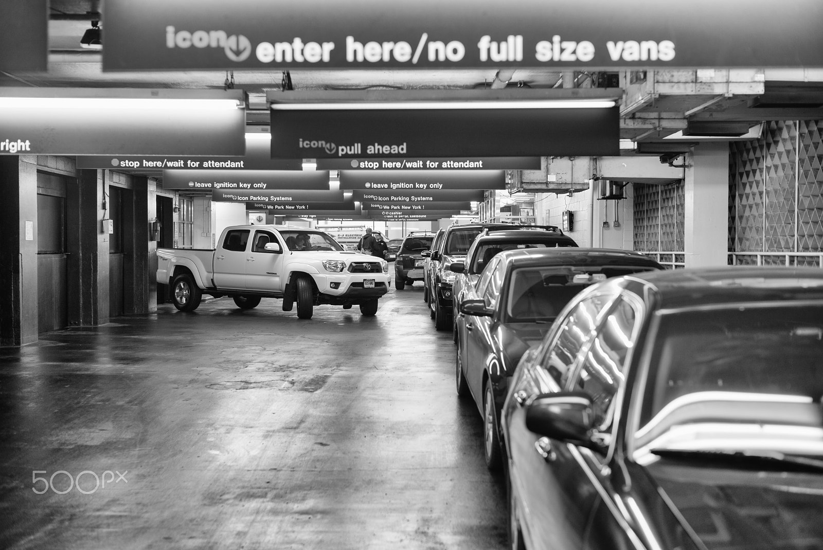 Leica Summilux-M 50mm F1.4 ASPH sample photo. New york city garage photography