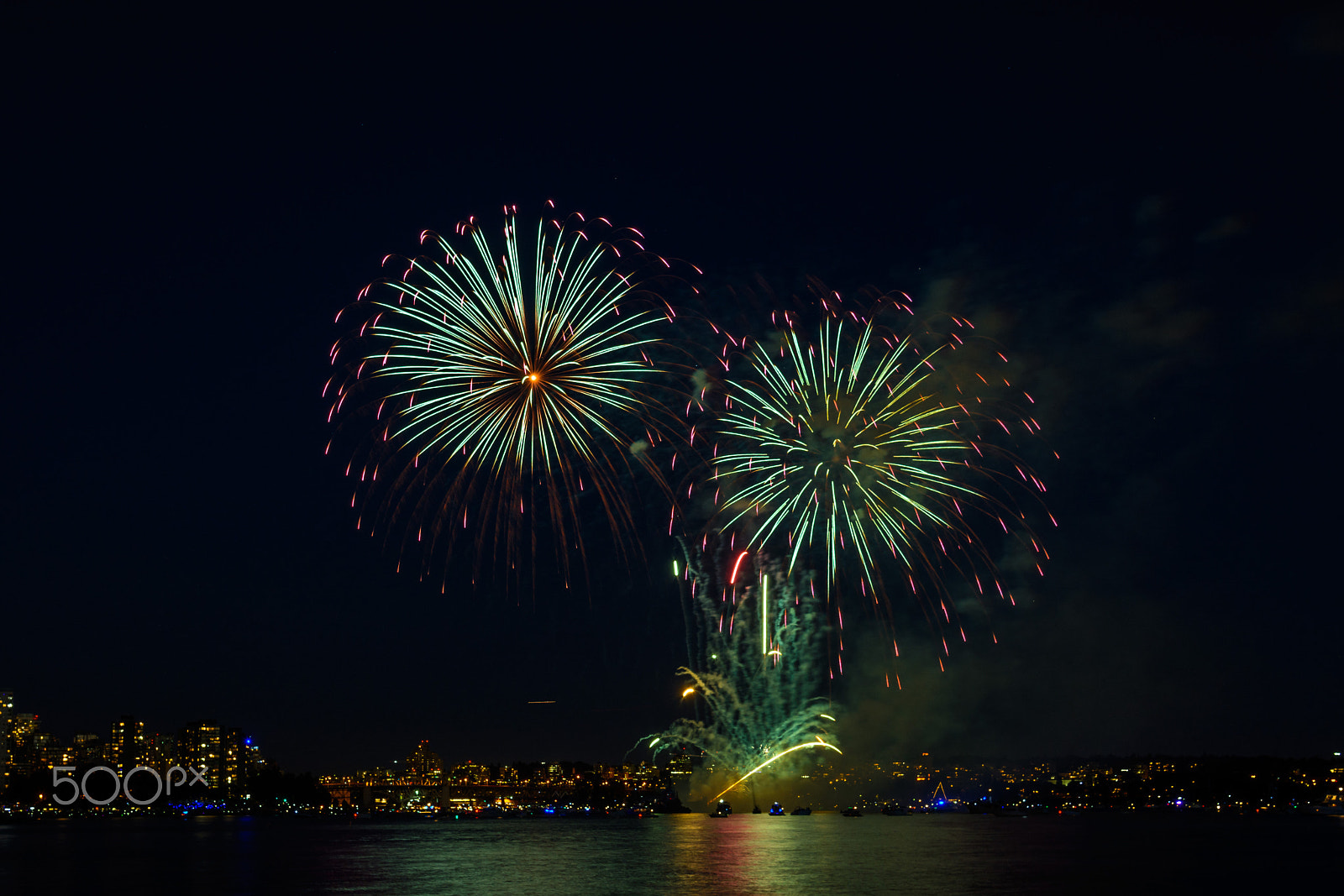 Nikon D7100 sample photo. Beautiful fireworks. colorful fireworks. photography