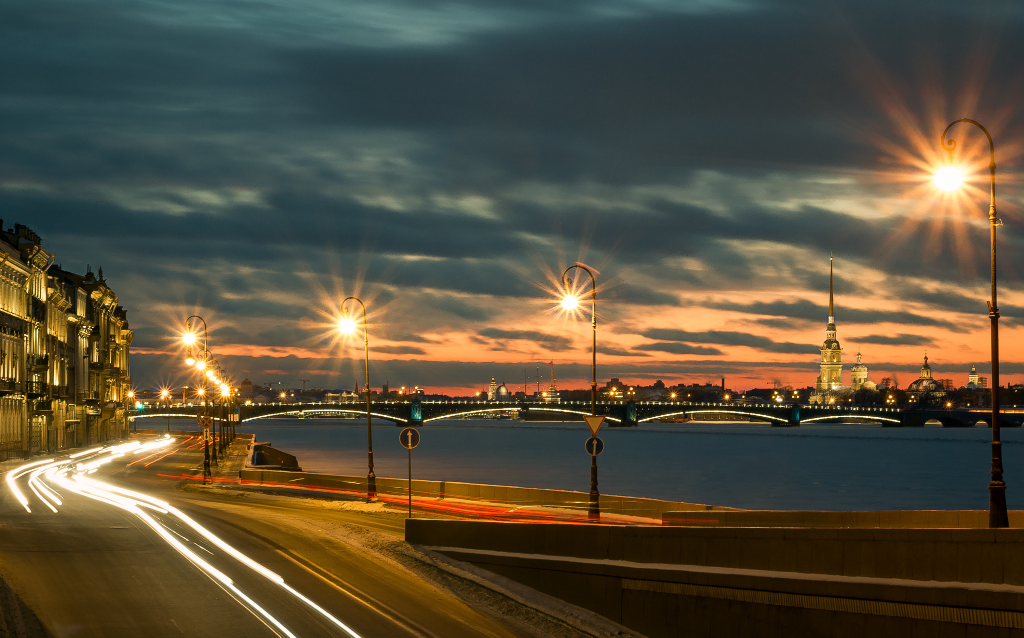 Canon EOS 550D (EOS Rebel T2i / EOS Kiss X4) sample photo. Sunset over the neva river photography