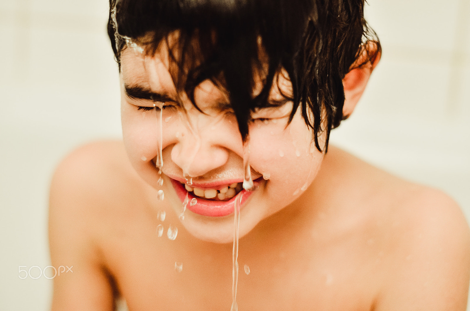 Nikon D7000 + Nikon AF-S Nikkor 50mm F1.4G sample photo. Bath fun photography