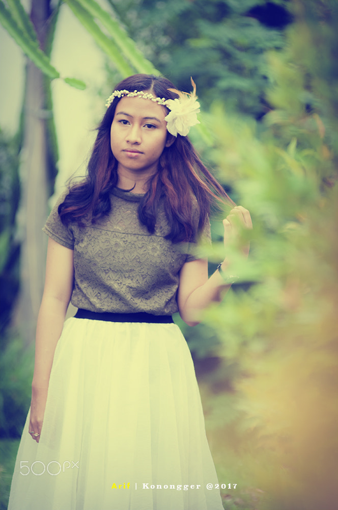 Nikon AF-Nikkor 80-200mm F2.8D ED sample photo. Hello angel..... photography