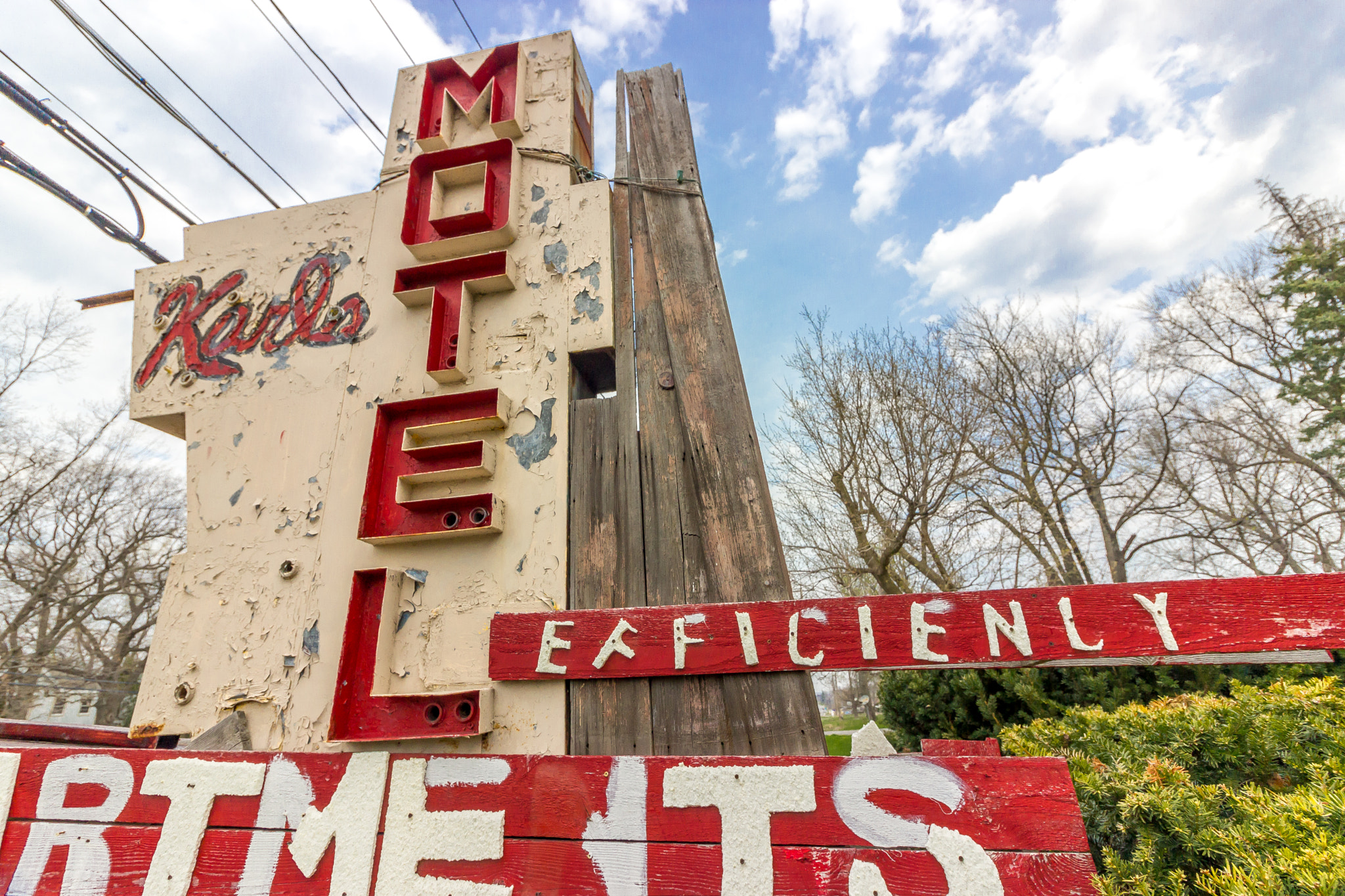 Canon EOS 600D (Rebel EOS T3i / EOS Kiss X5) sample photo. Karls motel photography
