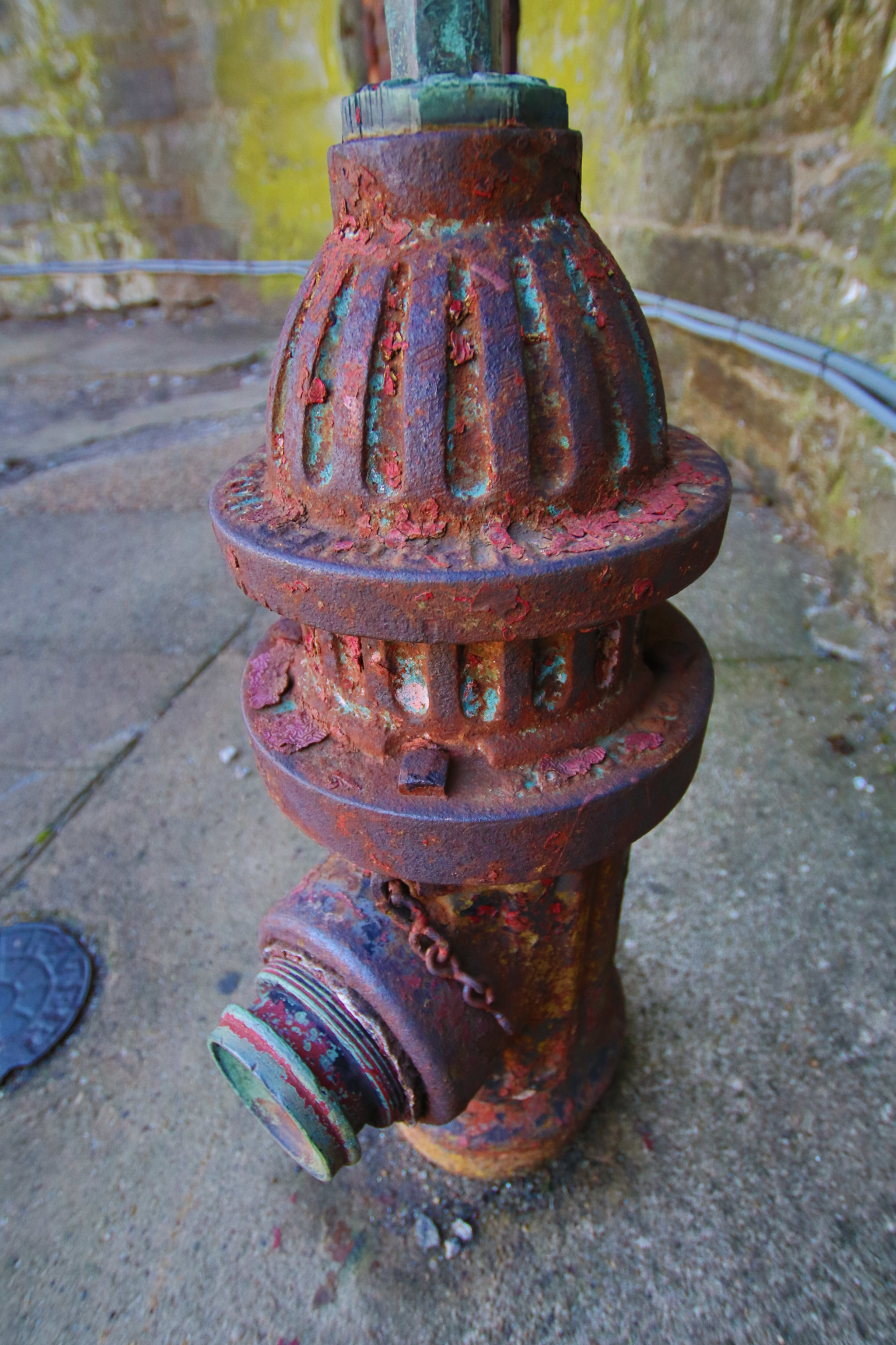Canon EOS 80D sample photo. Beautifully rusty and paint stripped fire hydrant within the eastern state penitentiary photography