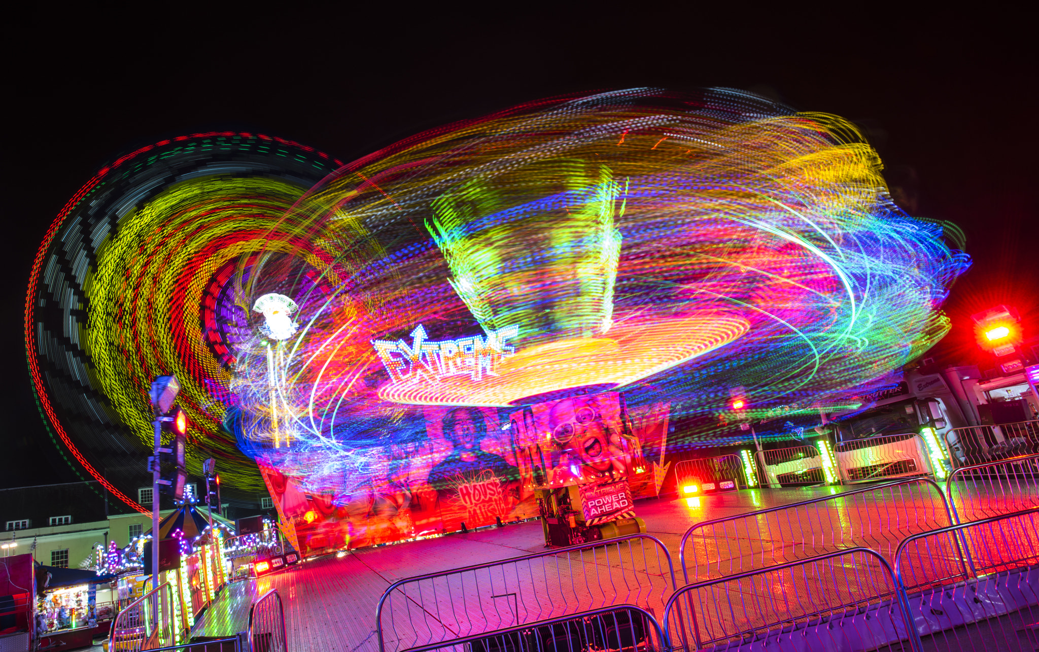 Nikon AF-S Nikkor 17-35mm F2.8D ED-IF sample photo. Fairground attraction photography