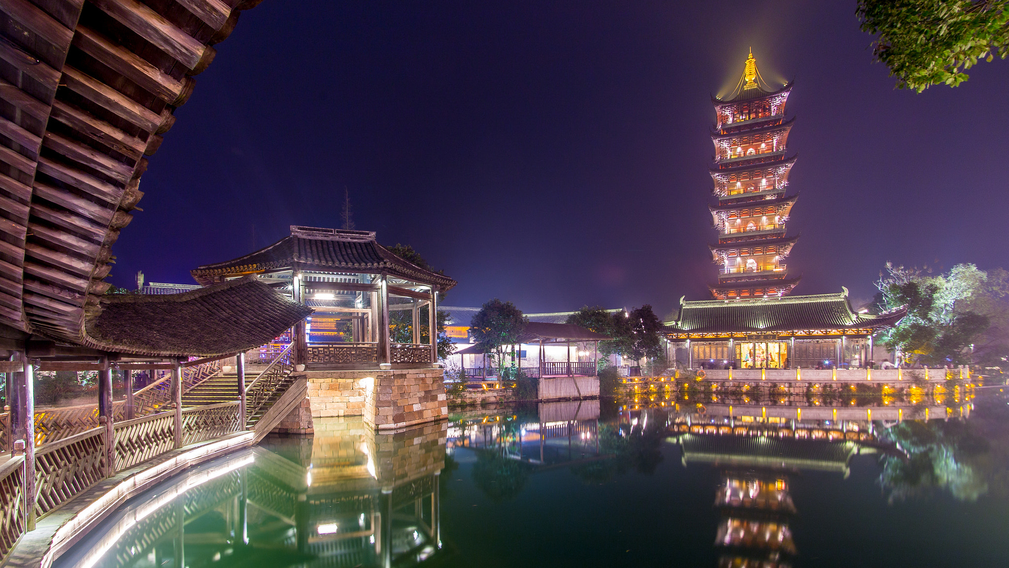 Canon EOS 6D + Tamron SP AF 17-35mm F2.8-4 Di LD Aspherical (IF) sample photo. White lotus pagoda in wuzhen, china photography
