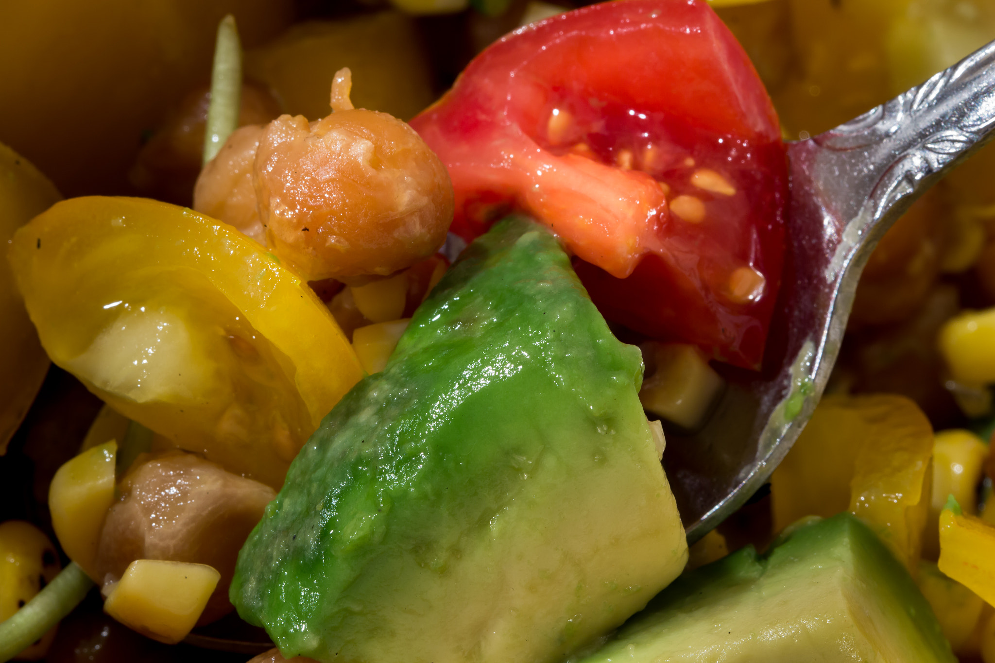 Canon EF 100mm F2.8L Macro IS USM sample photo. Strangely warm winter day, calling for a refreshing avocado, tomato and chickpea salad photography