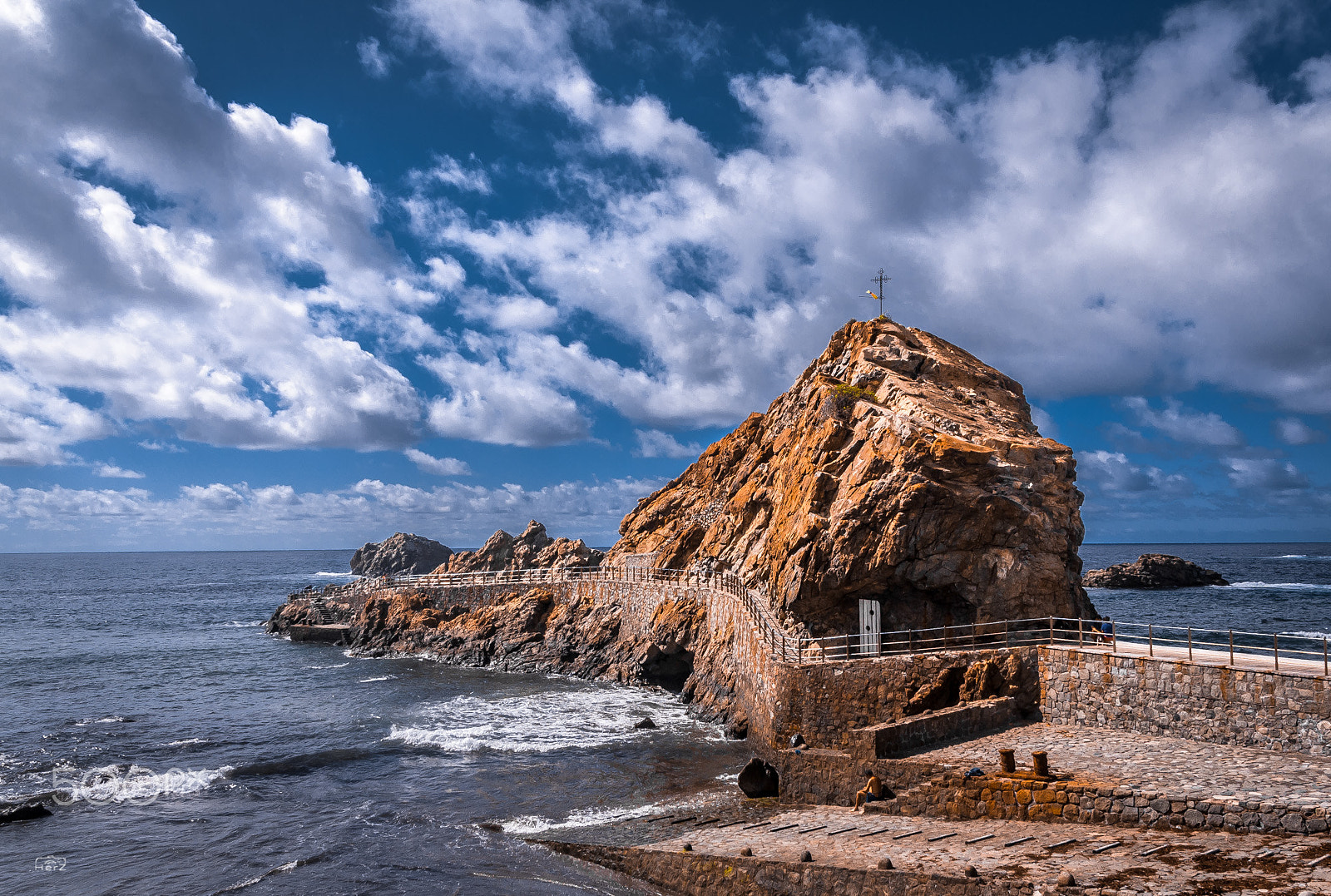 Sigma 18-250mm F3.5-6.3 DC OS HSM sample photo. Rock photography