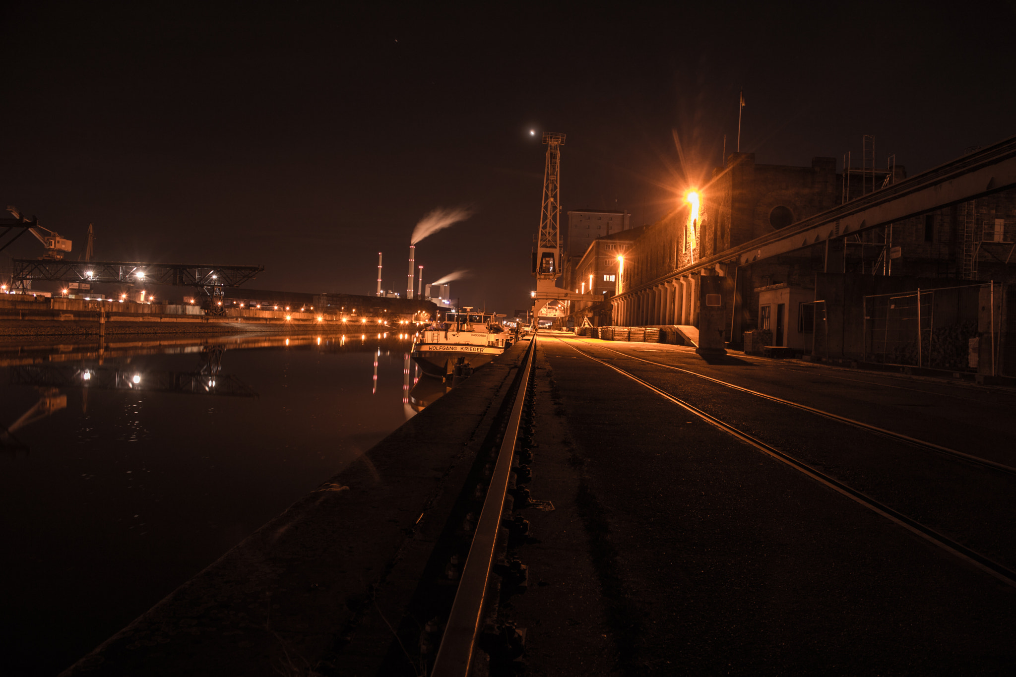 Canon EOS 760D (EOS Rebel T6s / EOS 8000D) sample photo. Rheinhafen photography