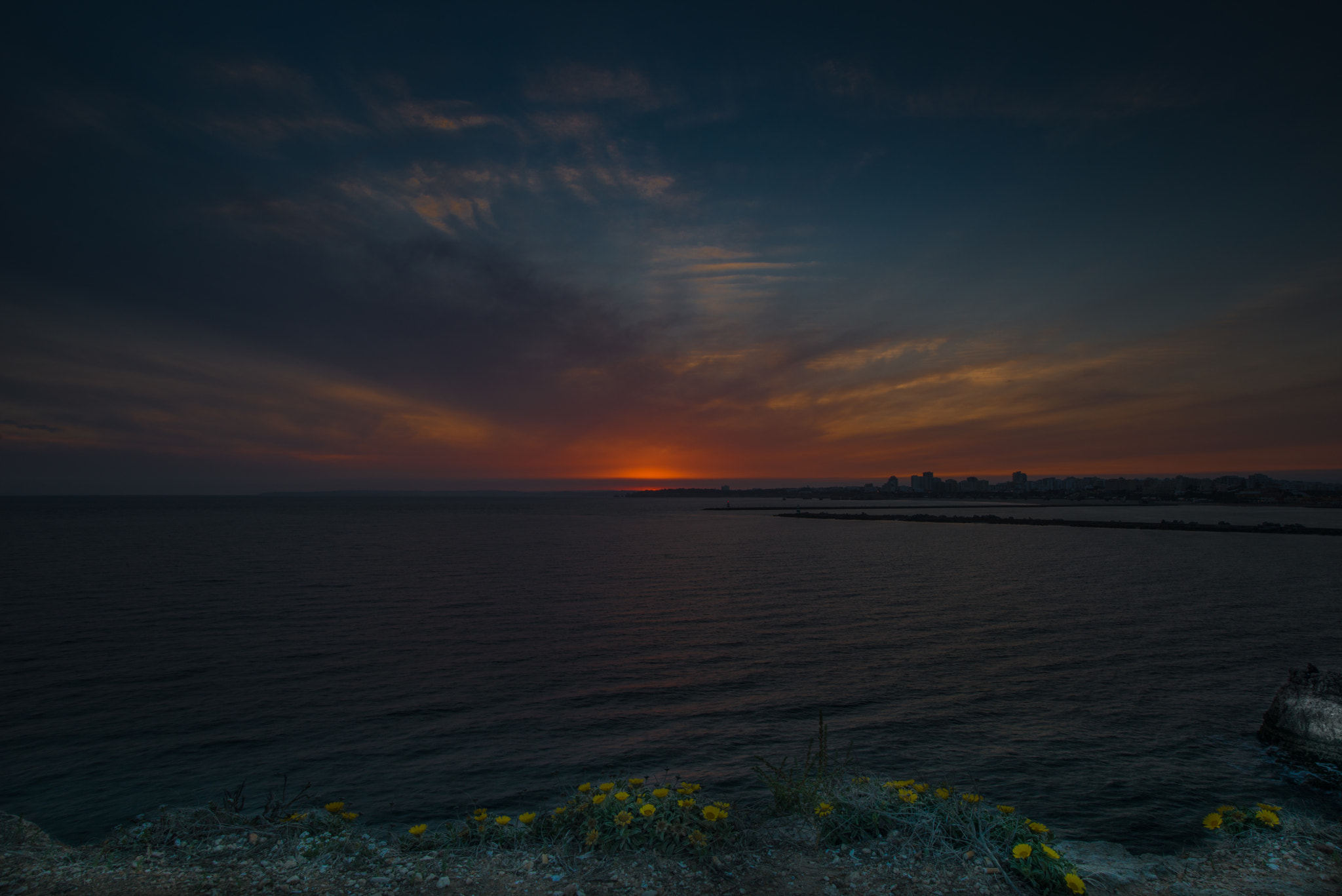 Sigma 20mm F1.8 EX DG Aspherical RF sample photo. Sunset in carvoeiro, coast view, pt photography