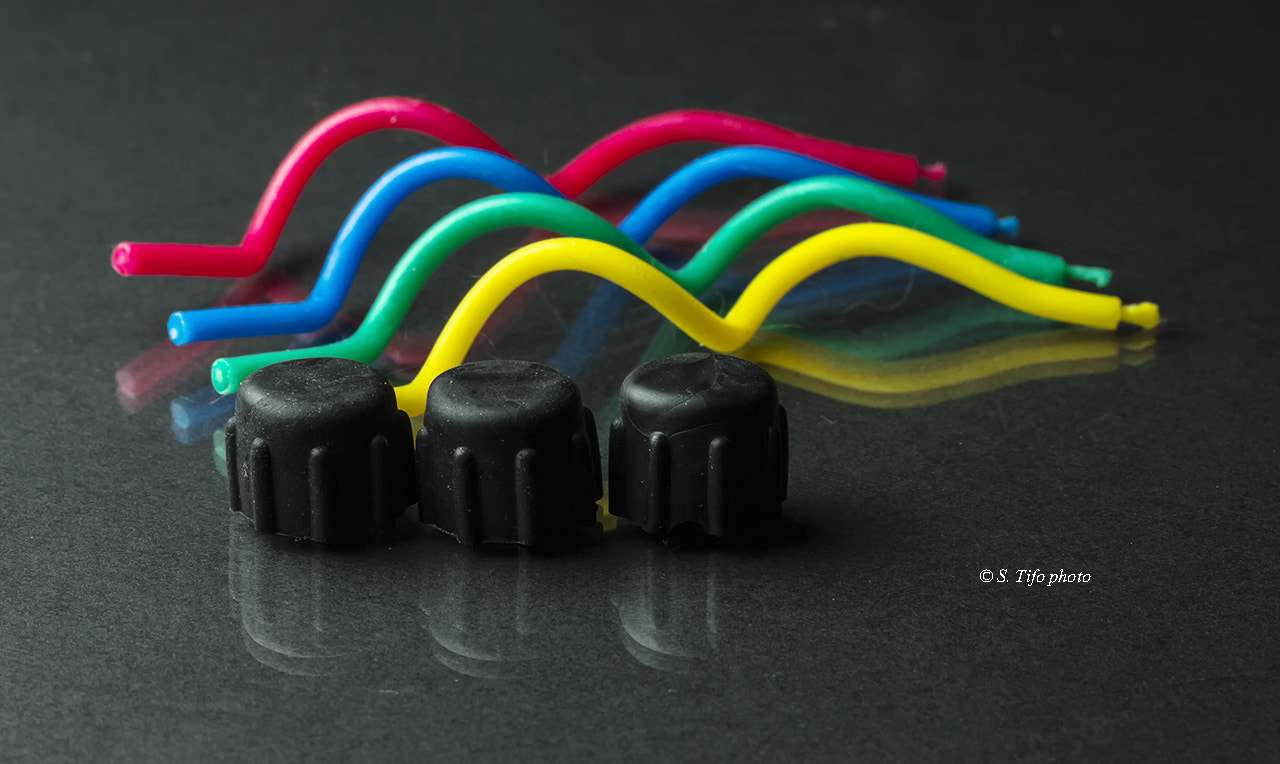 Canon EF-S 60mm F2.8 Macro USM sample photo. Three and waves .. photography