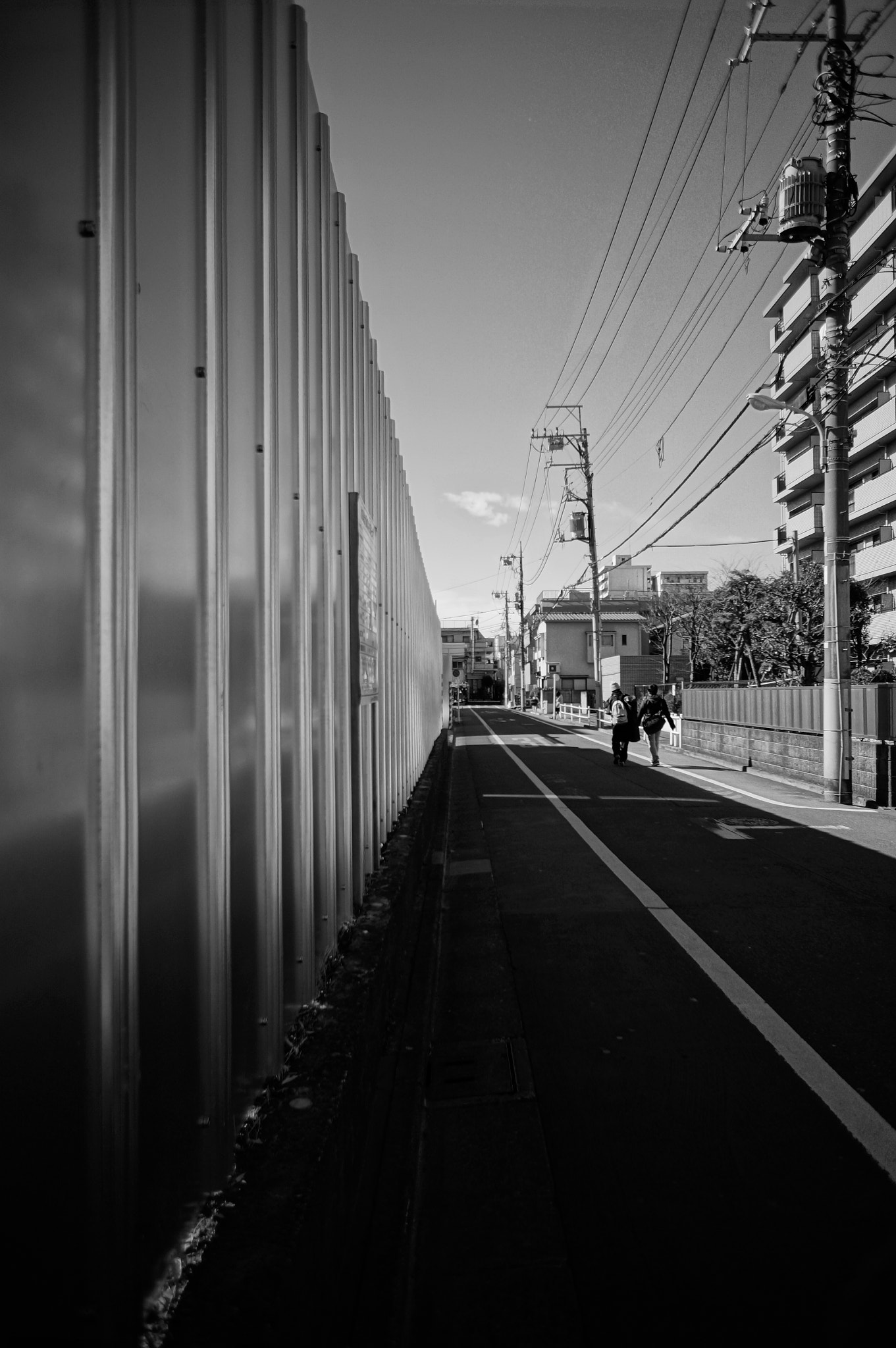 Sony Alpha NEX-5T + Sony E 16mm F2.8 sample photo. The wall photography