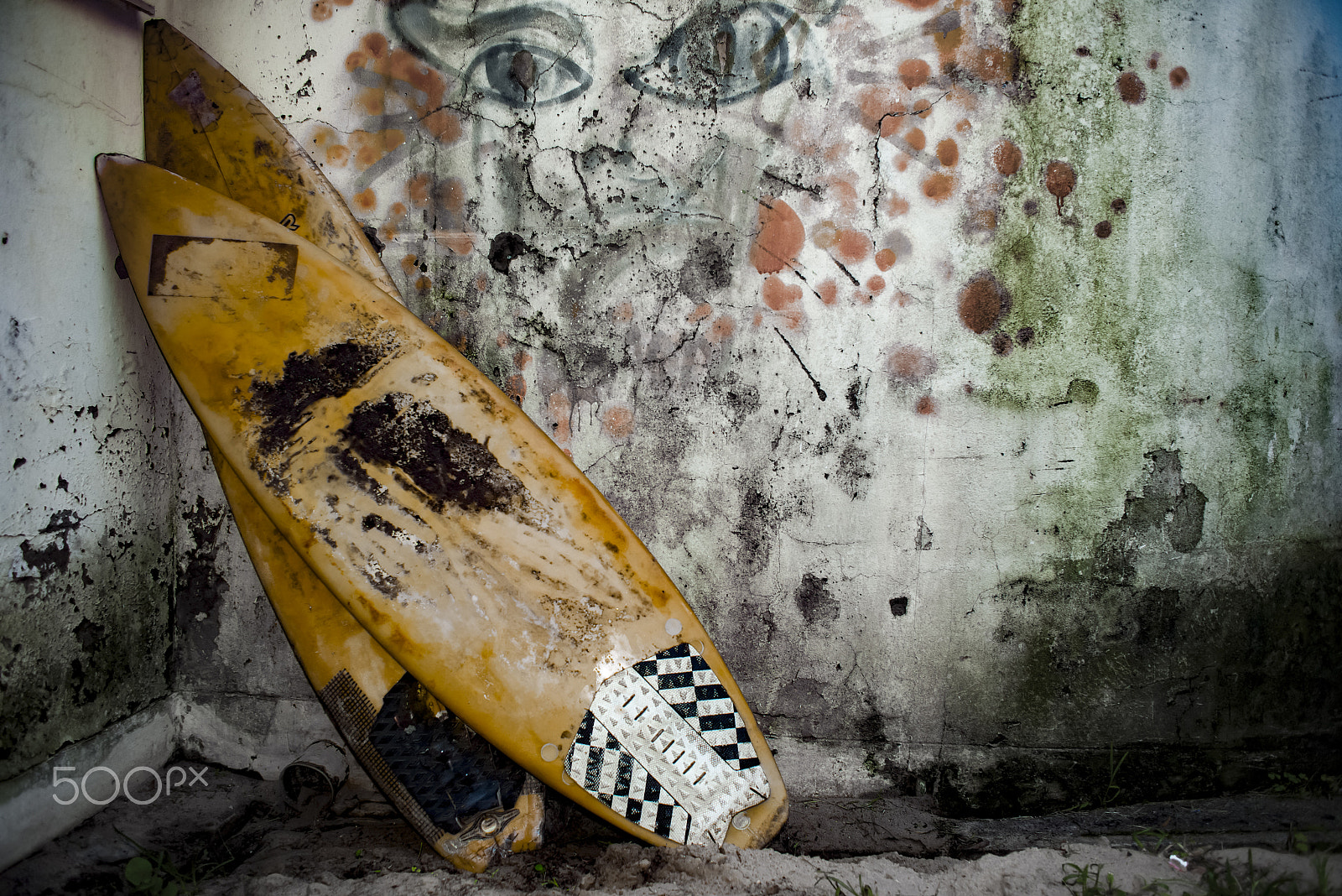 Nikon D600 sample photo. Two old surfboards against wall photography