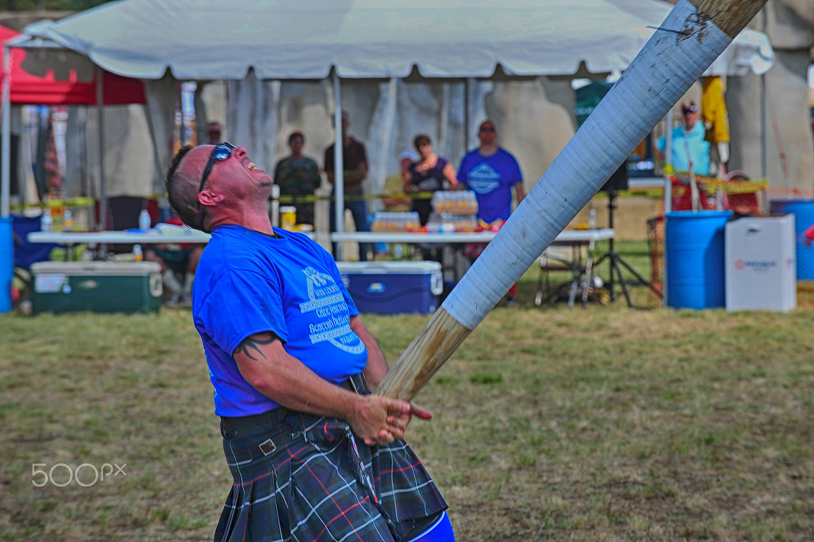 Nikon D3 sample photo. Straining pole tosser photography