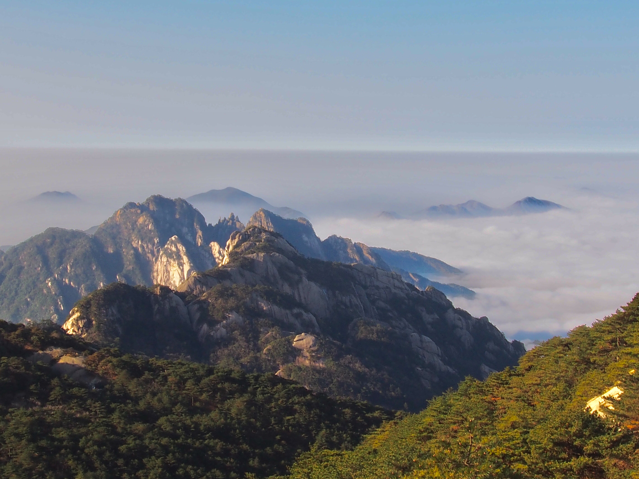 Olympus PEN E-PL5 sample photo. Yellow mountain photography
