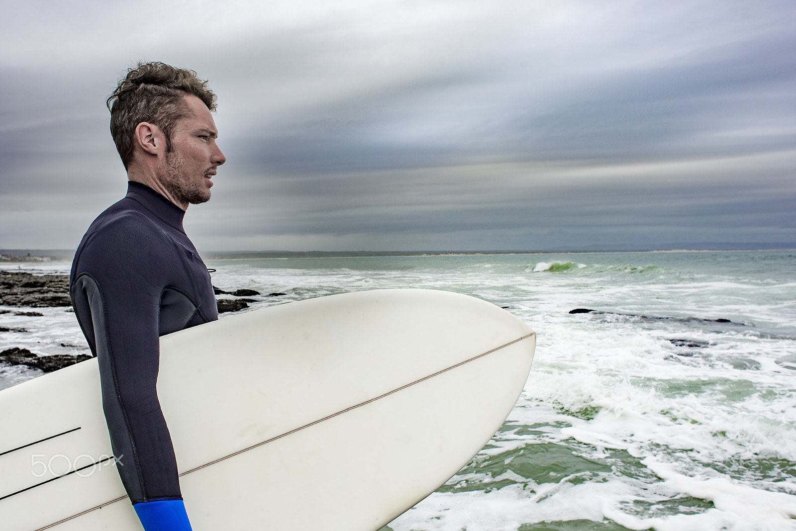 Nikon D600 + Nikon AF Nikkor 24mm F2.8D sample photo. Portrait of surfer viewing the ocean photography