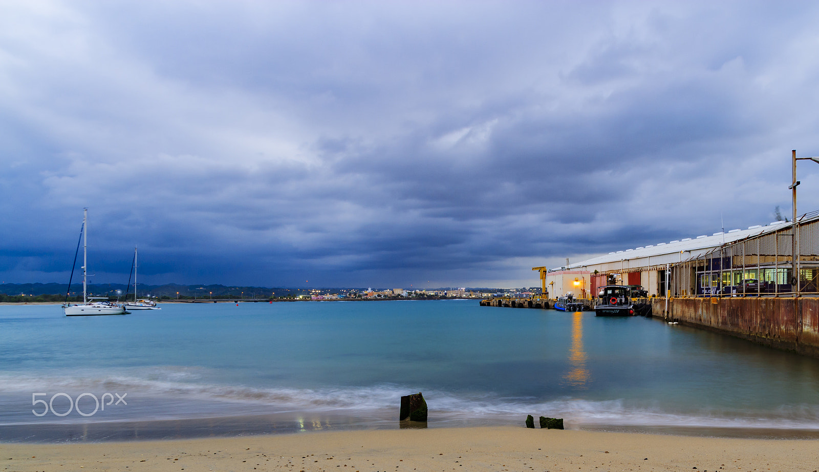 Canon EF-S 17-55mm F2.8 IS USM sample photo. Hora azul photography