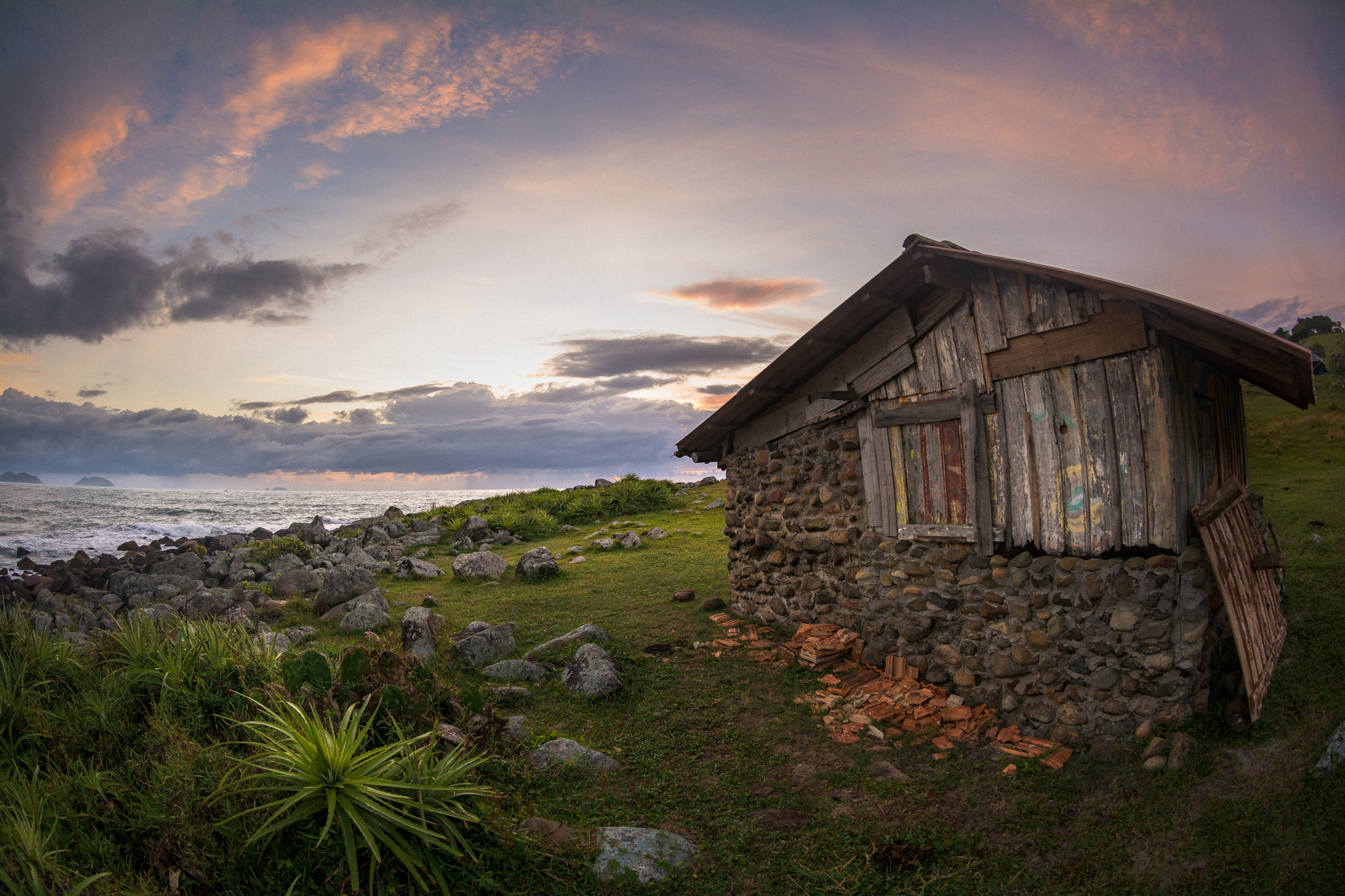 Nikon D7100 + Nikon AF DX Fisheye-Nikkor 10.5mm F2.8G ED sample photo. Nascer do sol na praia do maço-santa catarina, br photography