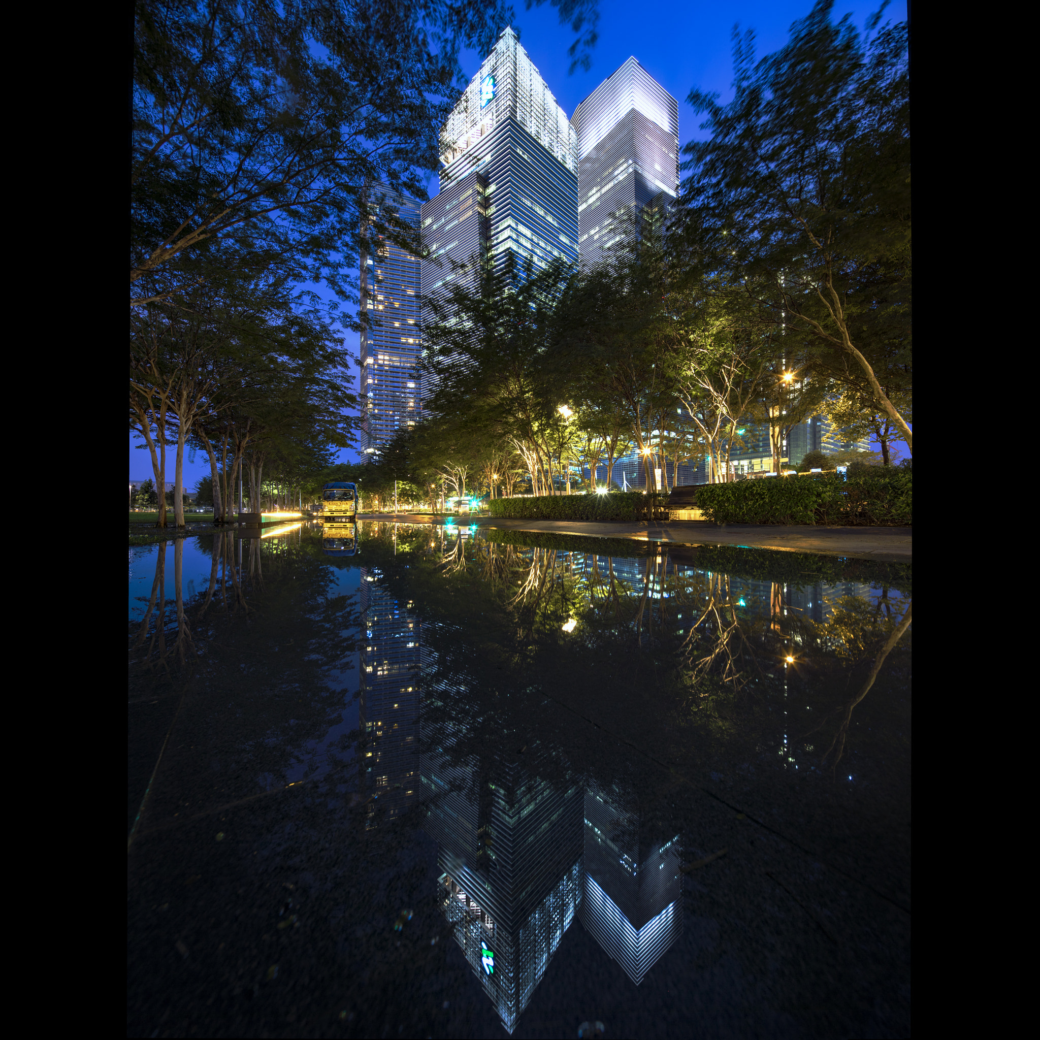 Canon TS-E 17mm F4L Tilt-Shift sample photo. It was a gentle but super heavy downpour yesterday ... photography