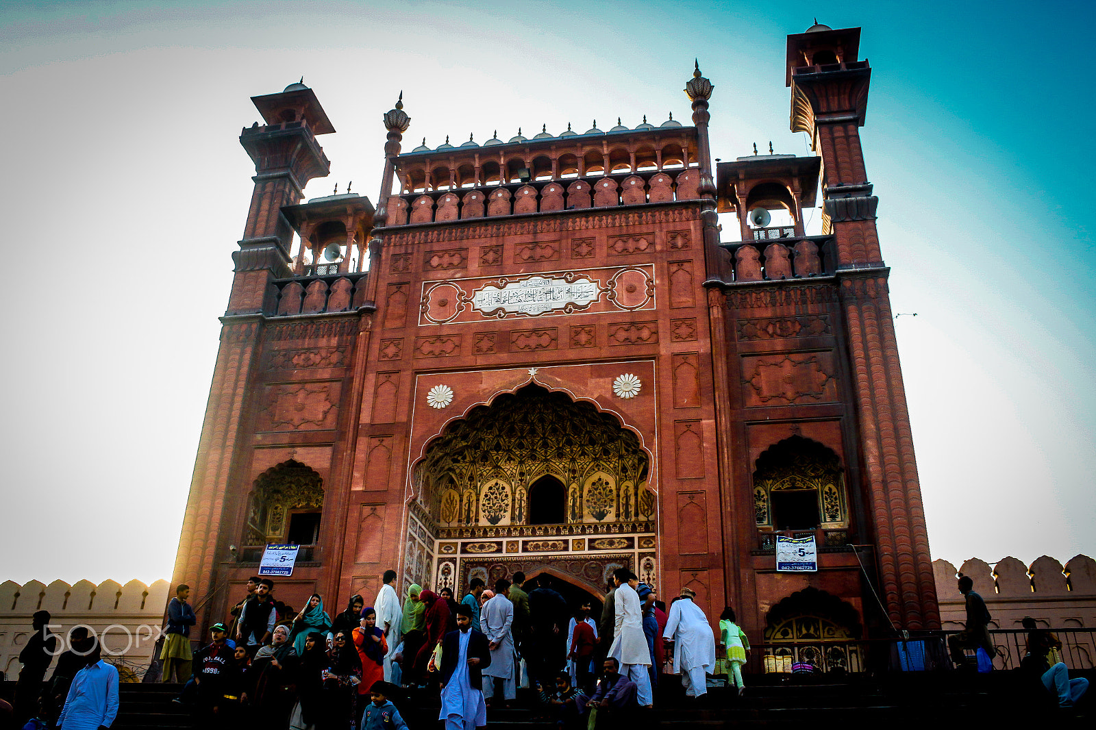 Canon EF-S 18-55mm F3.5-5.6 III sample photo. Badshahi mosque photography