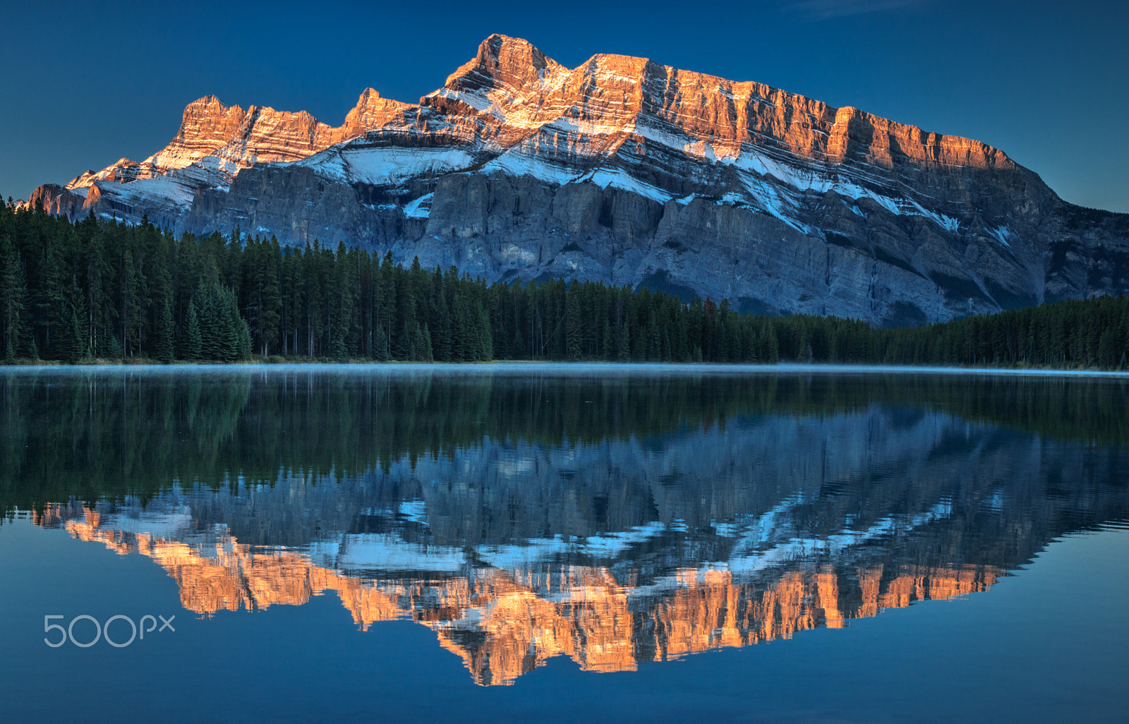 Canon EOS 7D Mark II sample photo. Dawn light over mount rundle photography