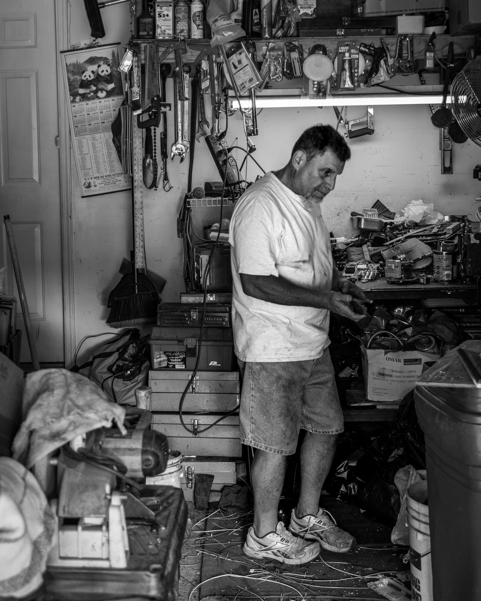 Nikon D7200 sample photo. Old man collecting scrap photography