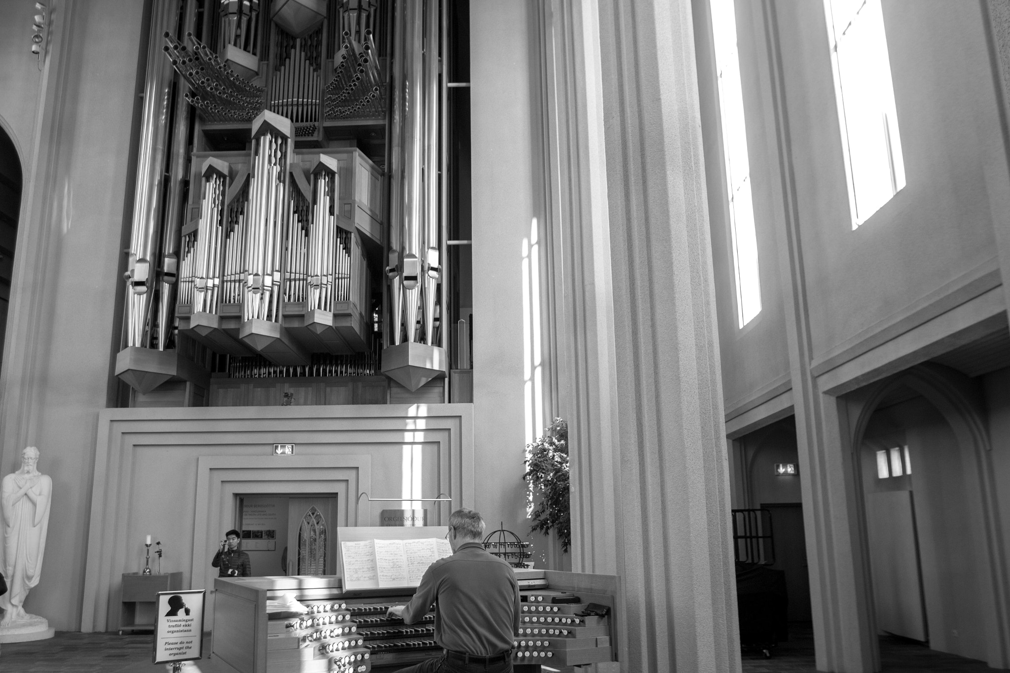 Canon EF 16-35mm F2.8L II USM sample photo. Hallgrímskirkja photography