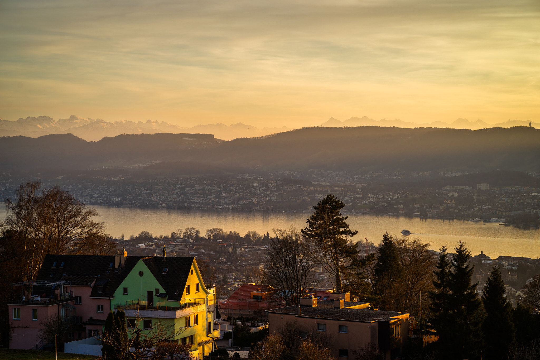 Sony a7 II + ZEISS Batis 85mm F1.8 sample photo. The alps from züriberg photography