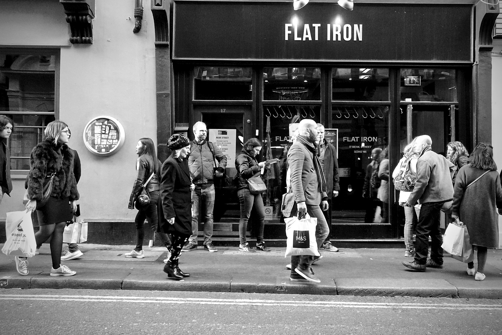 Sony Cyber-shot DSC-RX100 IV + Sony 24-70mm F1.8-2.8 sample photo. Central london, uk. photography