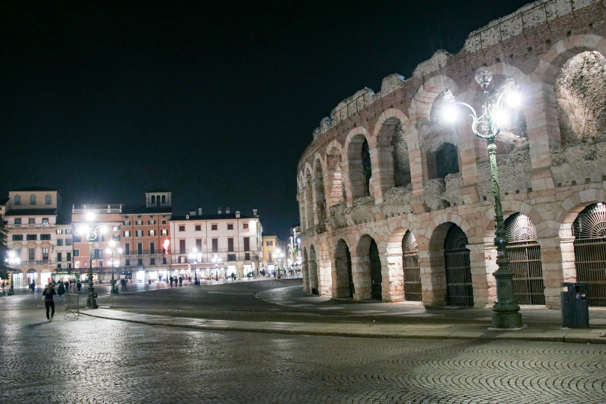 Canon EOS 760D (EOS Rebel T6s / EOS 8000D) sample photo. Verona centro photography