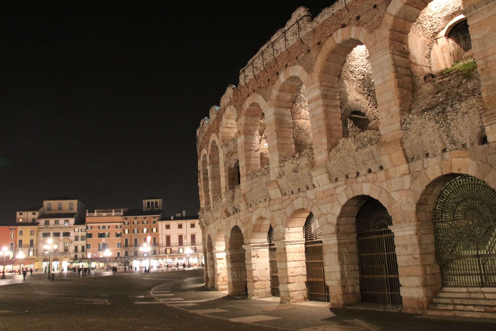 Canon EOS 760D (EOS Rebel T6s / EOS 8000D) sample photo. Verona centro photography