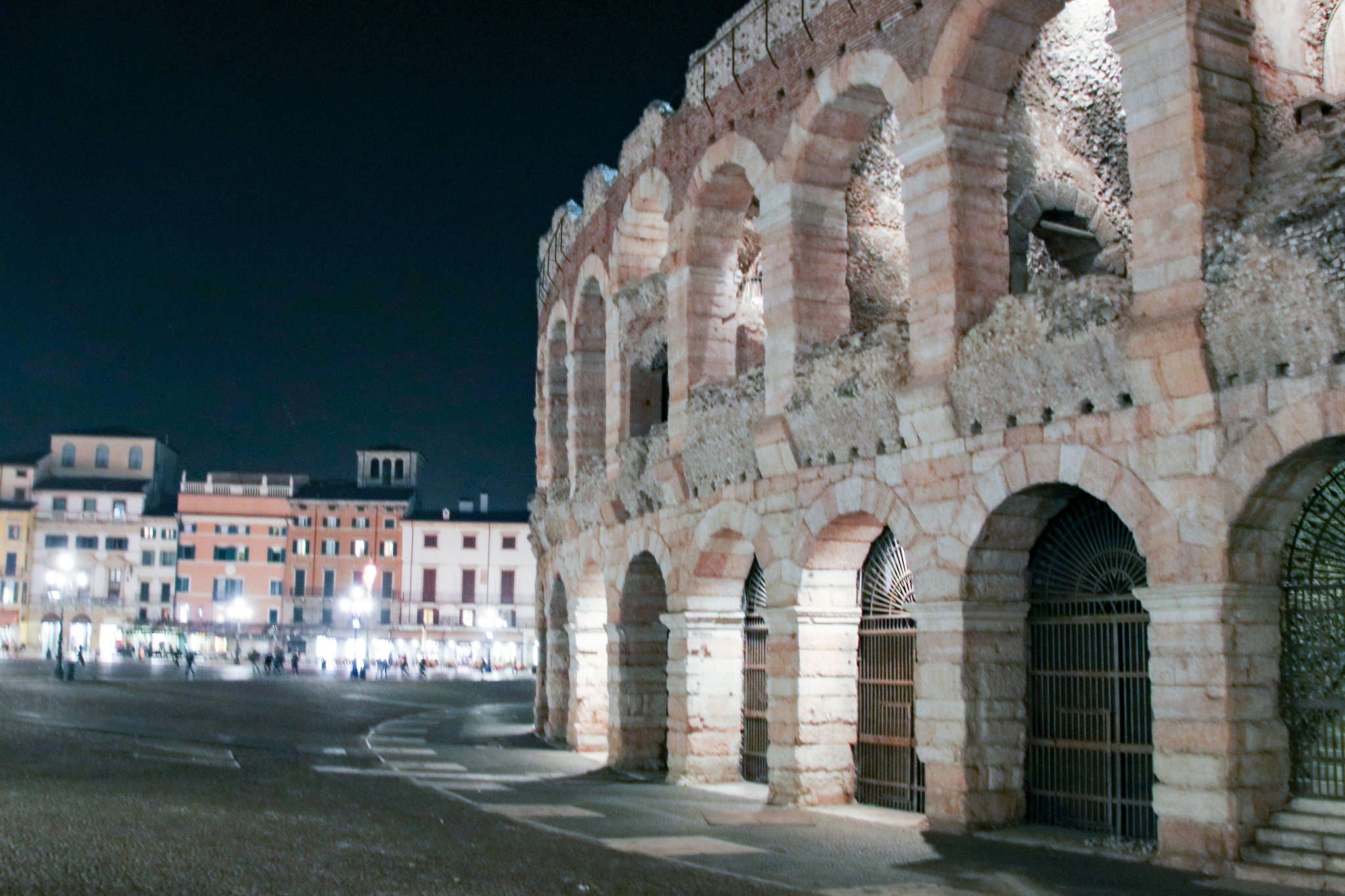 Canon EOS 760D (EOS Rebel T6s / EOS 8000D) sample photo. Verona centro photography
