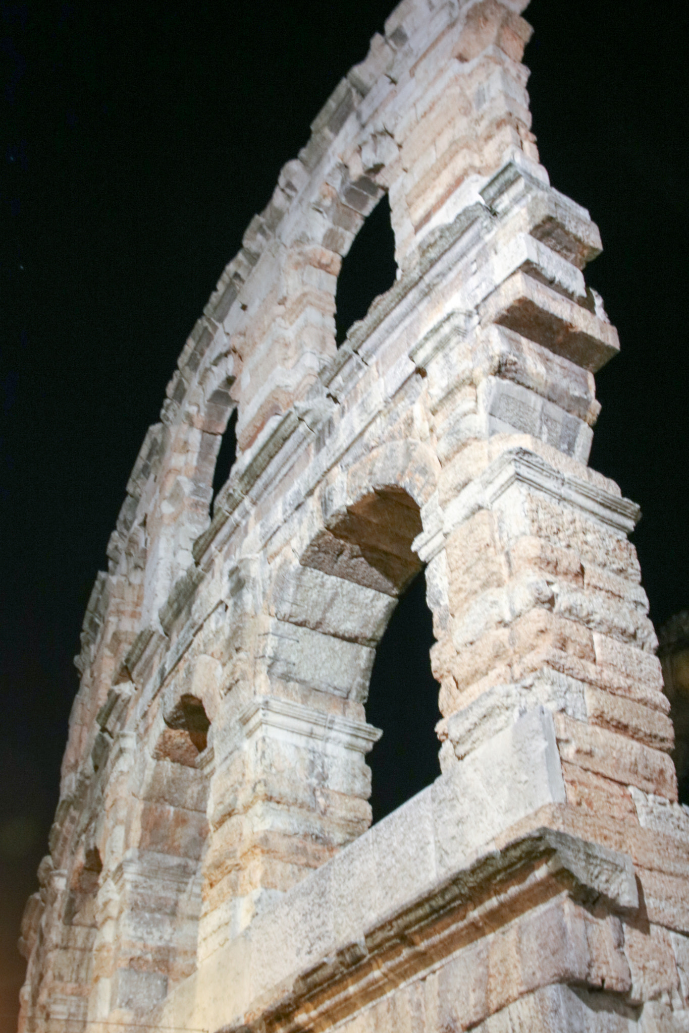 Canon EOS 760D (EOS Rebel T6s / EOS 8000D) sample photo. Verona centro photography