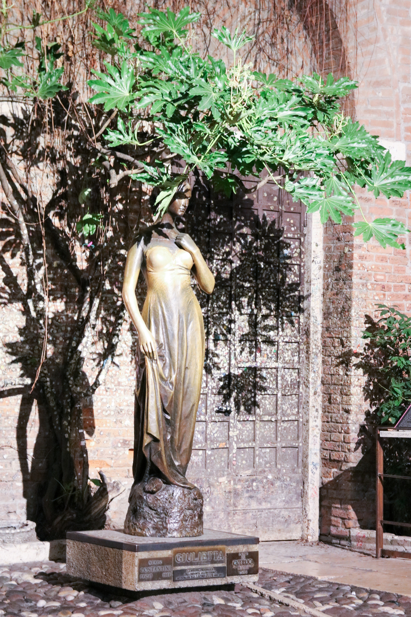 Canon EOS 760D (EOS Rebel T6s / EOS 8000D) sample photo. Verona centro photography