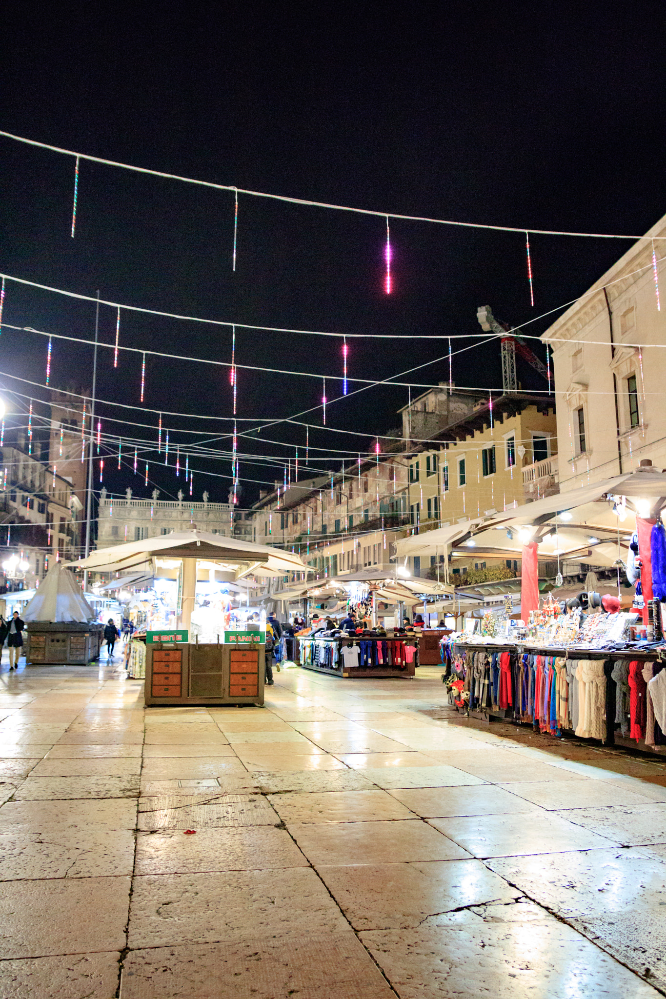 Canon EOS 760D (EOS Rebel T6s / EOS 8000D) sample photo. Verona centro photography
