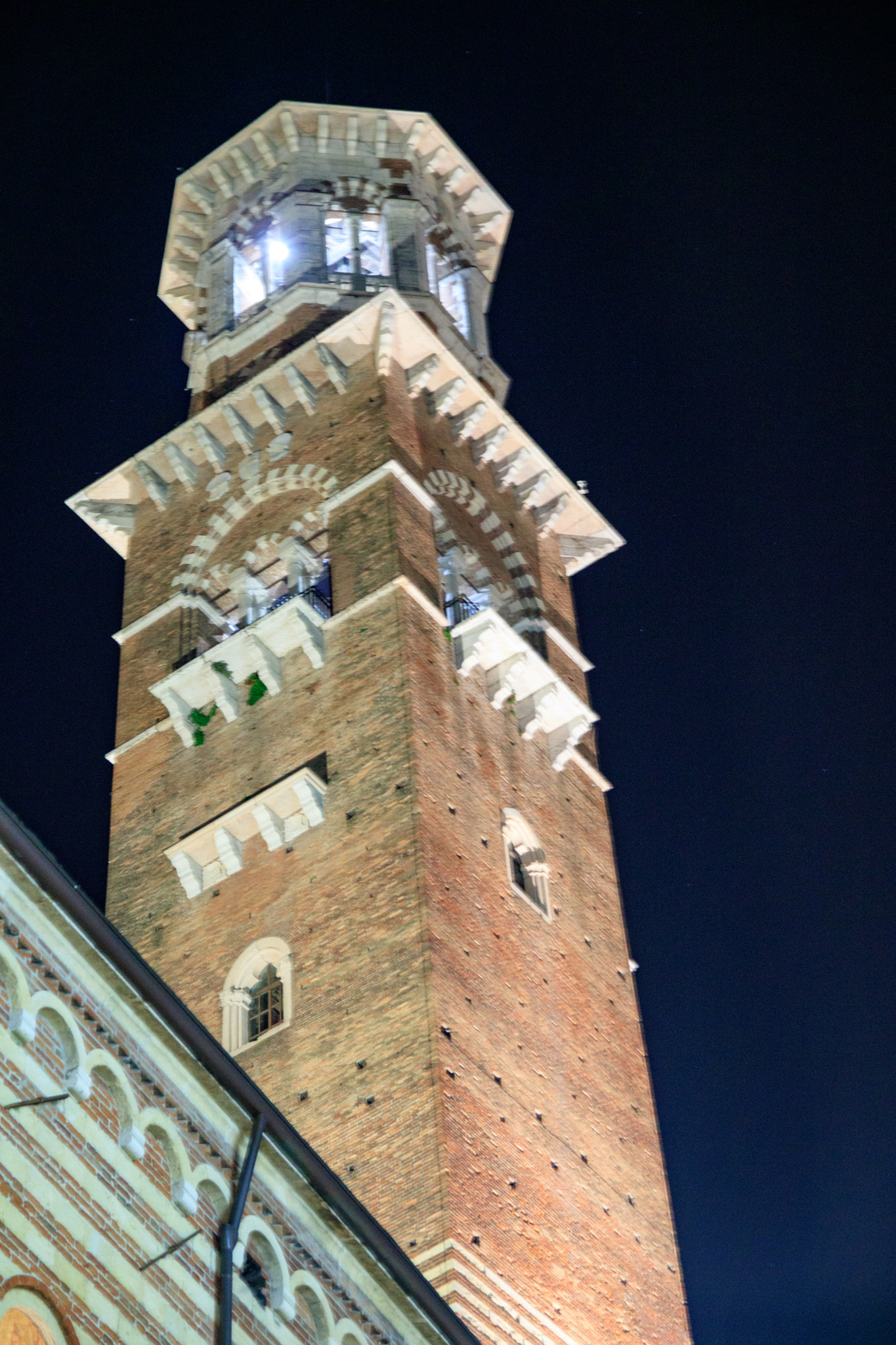 Canon EOS 760D (EOS Rebel T6s / EOS 8000D) sample photo. Verona centro photography