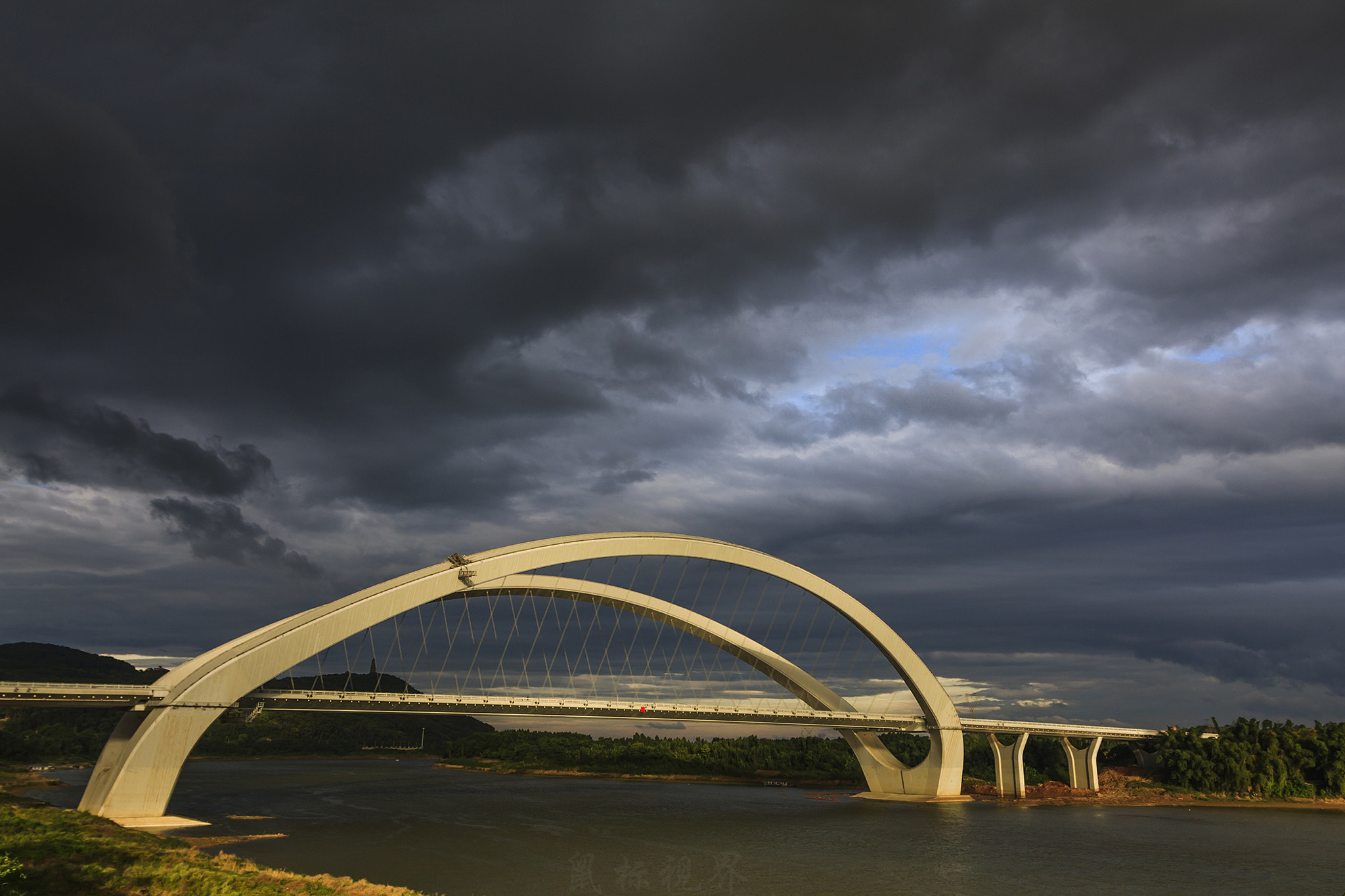 Canon EF 16-35mm F2.8L II USM sample photo. The bridge photography