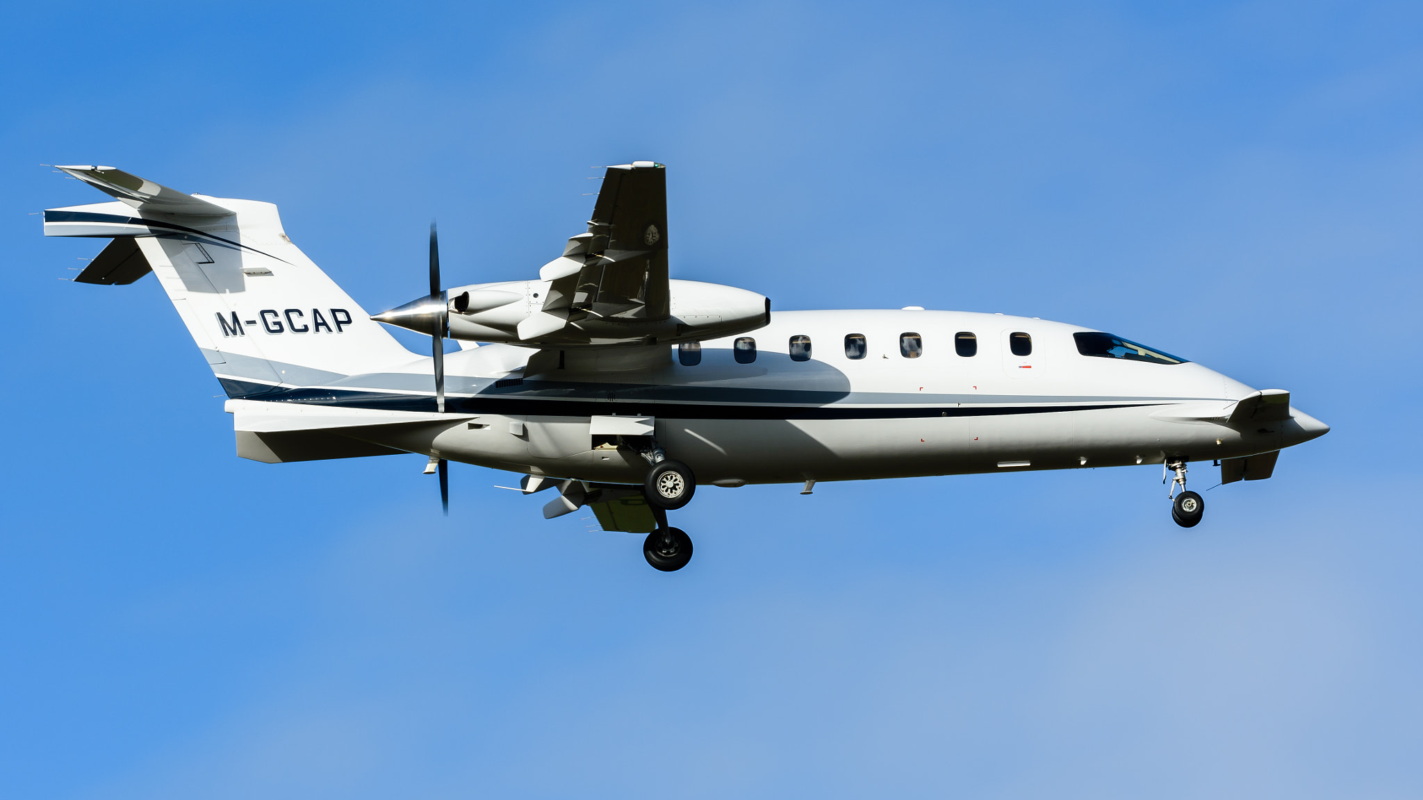 Nikon D7200 sample photo. Piaggio p.180 avanti photography
