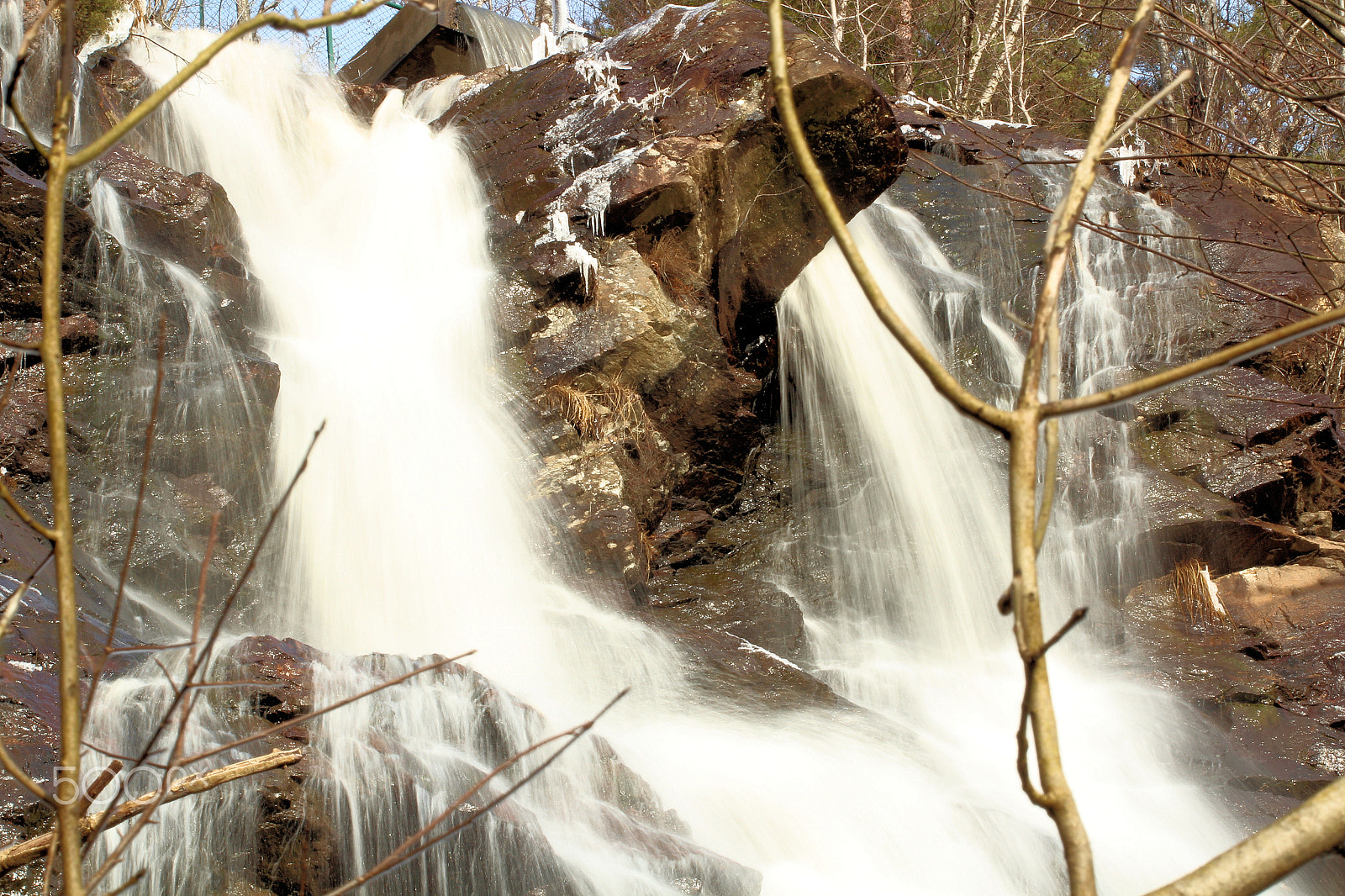 Canon EOS 600D (Rebel EOS T3i / EOS Kiss X5) + Canon EF 100mm F2.8 Macro USM sample photo. Waterfall photography