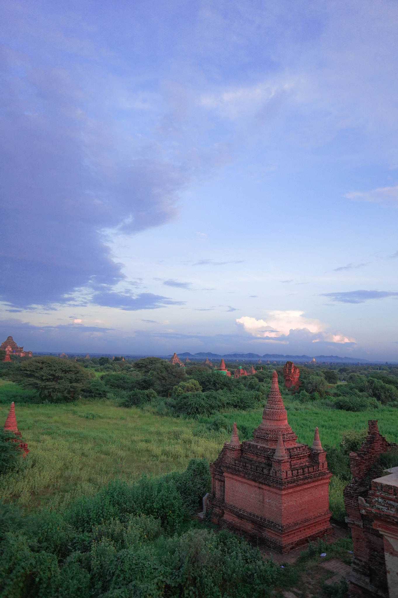 Sony Alpha a5000 (ILCE 5000) + Sony E 16mm F2.8 sample photo. Bagan, myanmar photography