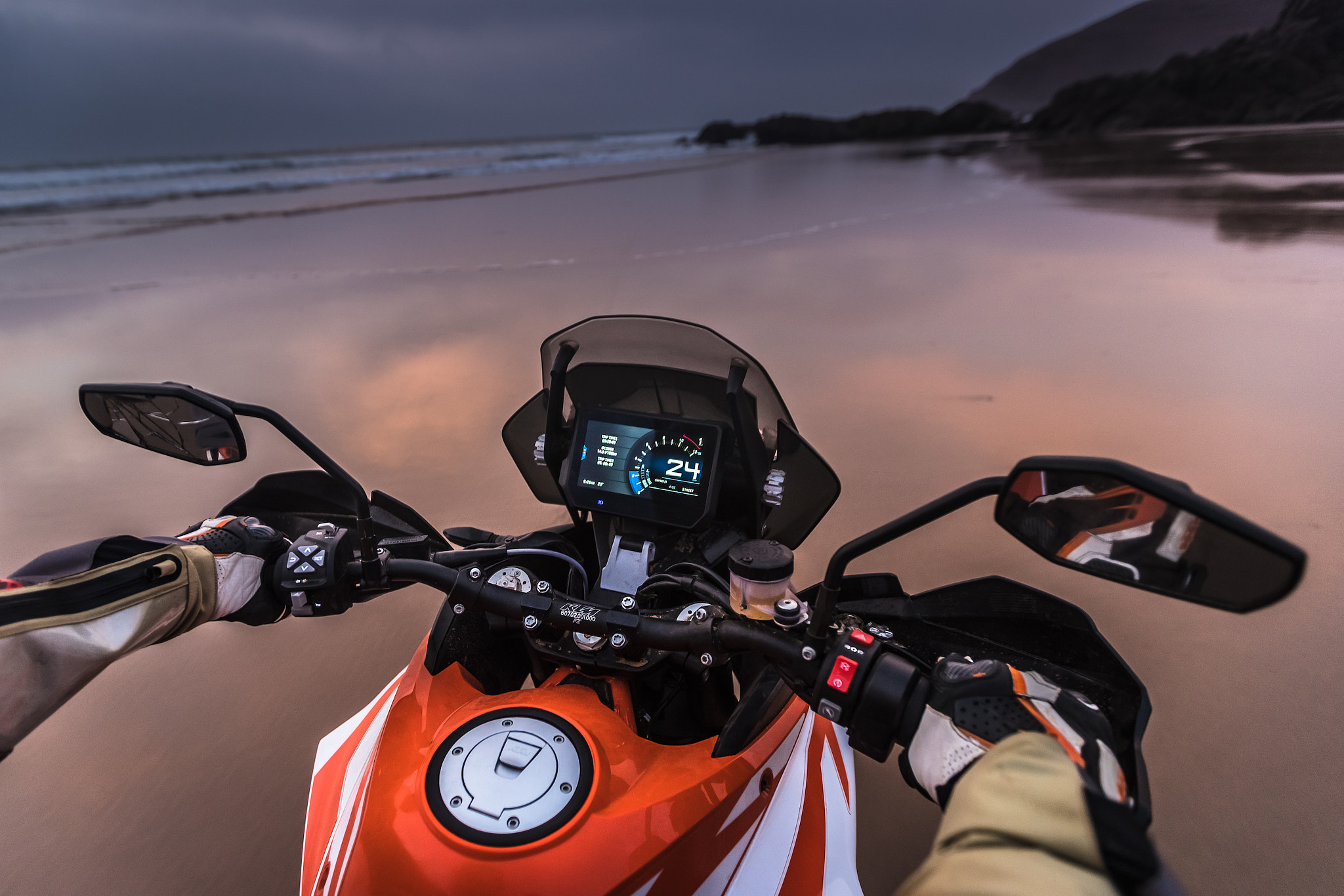 Canon EF 16-35mm F2.8L II USM sample photo. Riding on the beach photography