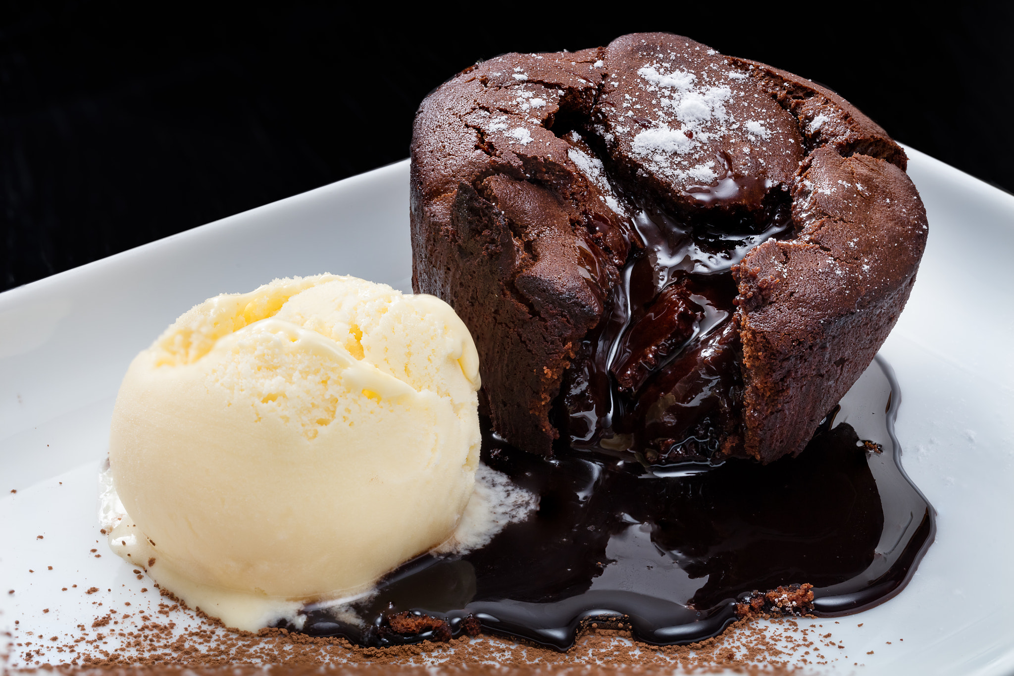 Canon EF 100mm F2.8L Macro IS USM sample photo. Lava cake photography