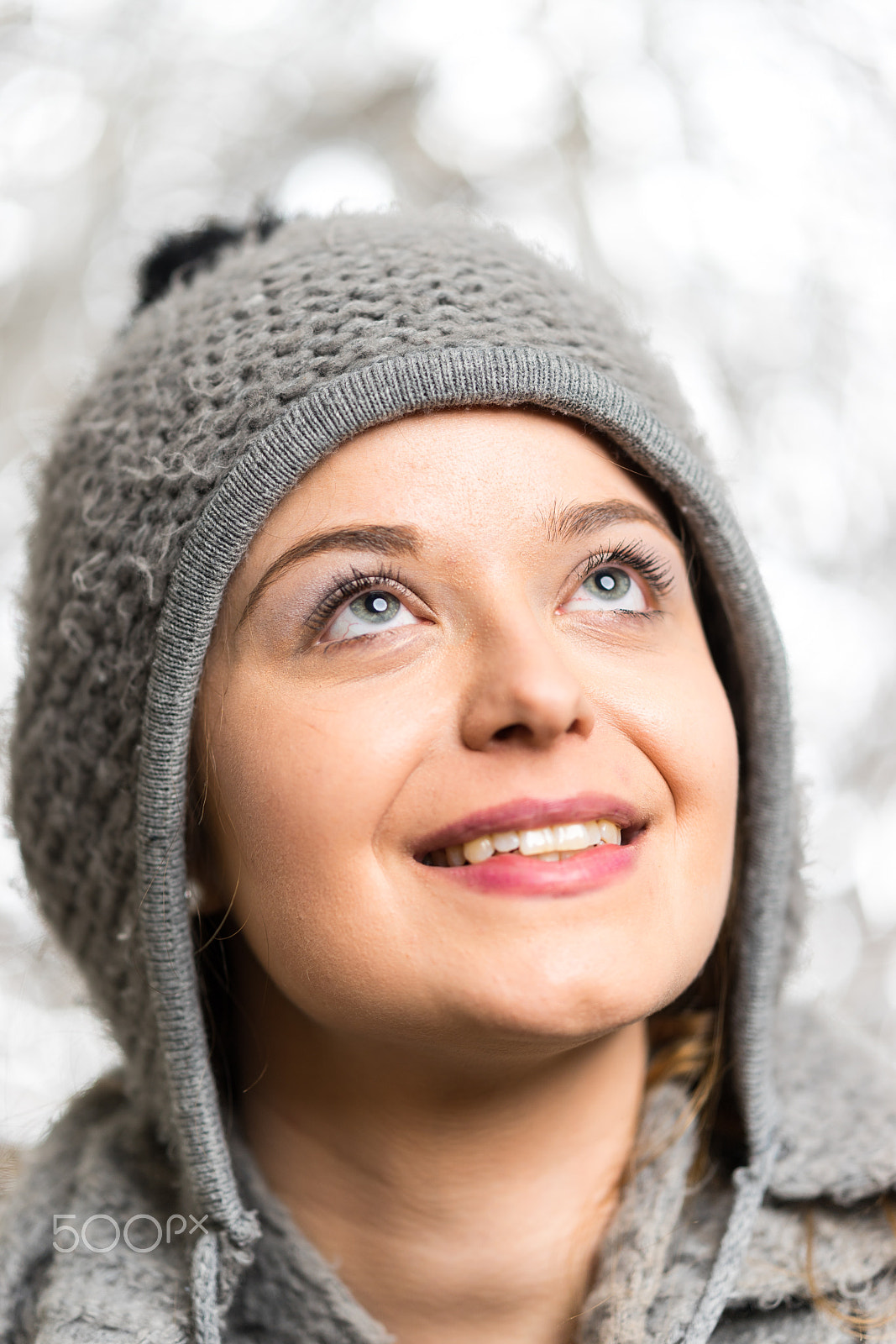 ZEISS Batis 85mm F1.8 sample photo. Natalie in winter outfit photography